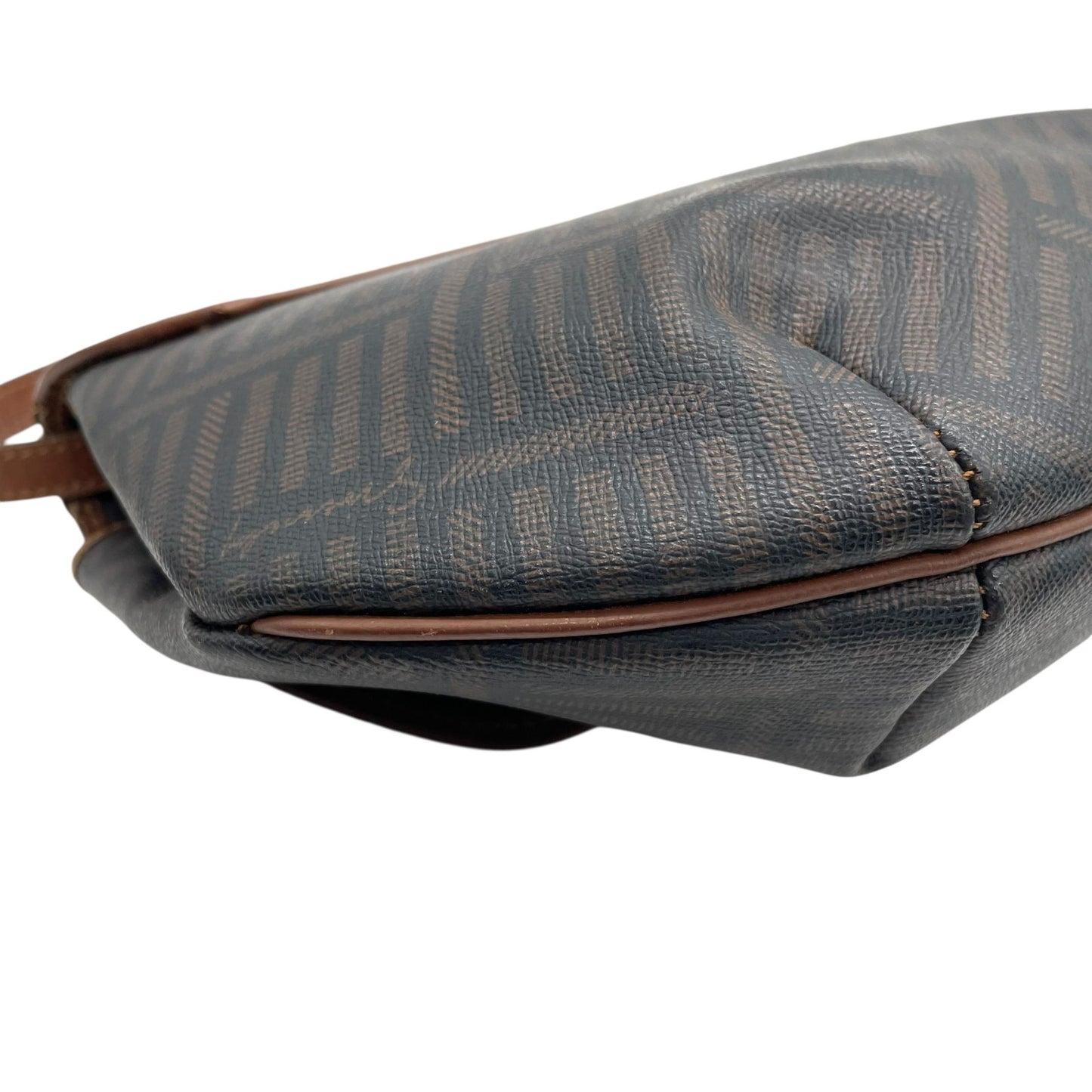 ジバンシィ GIVENCHY ジバンシー ショルダーバッグ モノグラム柄 フラップ ブラウン 茶色 ブラック 黒 ロゴプレート ヴィンテージ A3