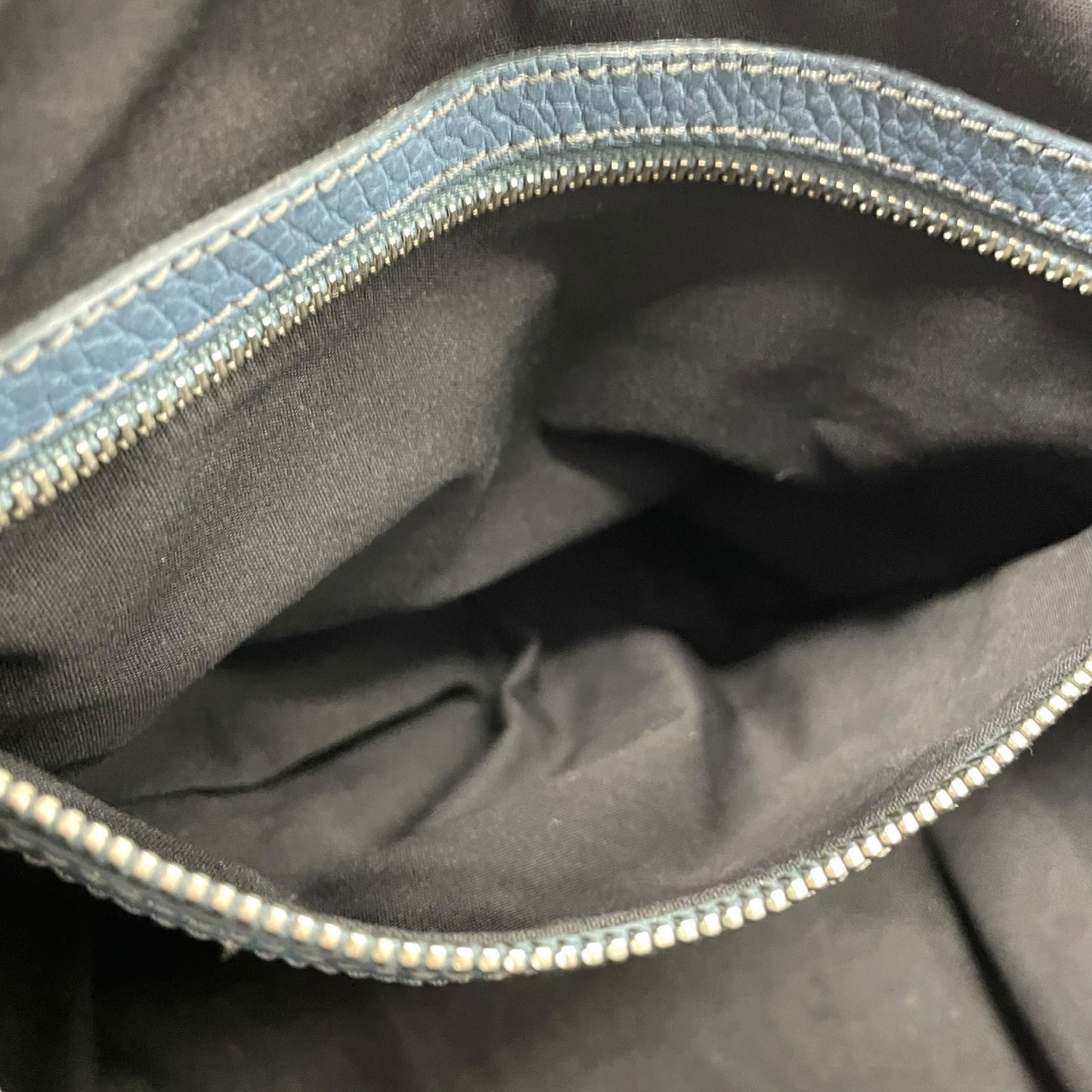 トッズ TOD’S ドーム型 ハンドバッグ ロングハンドル 肩掛け レザー ライトブルー 水色 シルバー金具 トライアングルフォルム A5