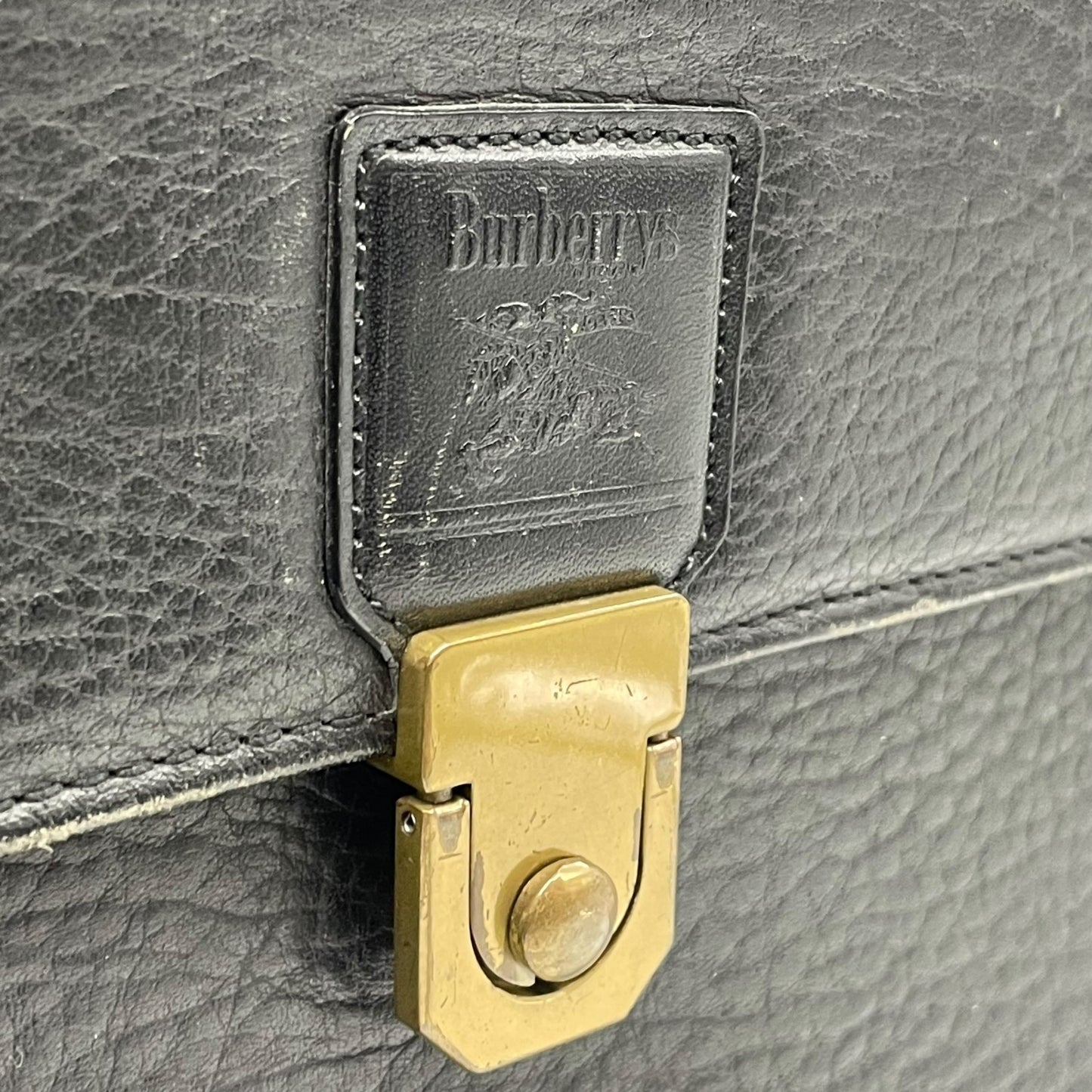 バーバリー BURBERRY ビジネスバッグ ブリーフケース ダレスバッグ ブラック 黒 レザー シボ革 ゴールド金具 ホースロゴ ヴィンテージ メンズ B