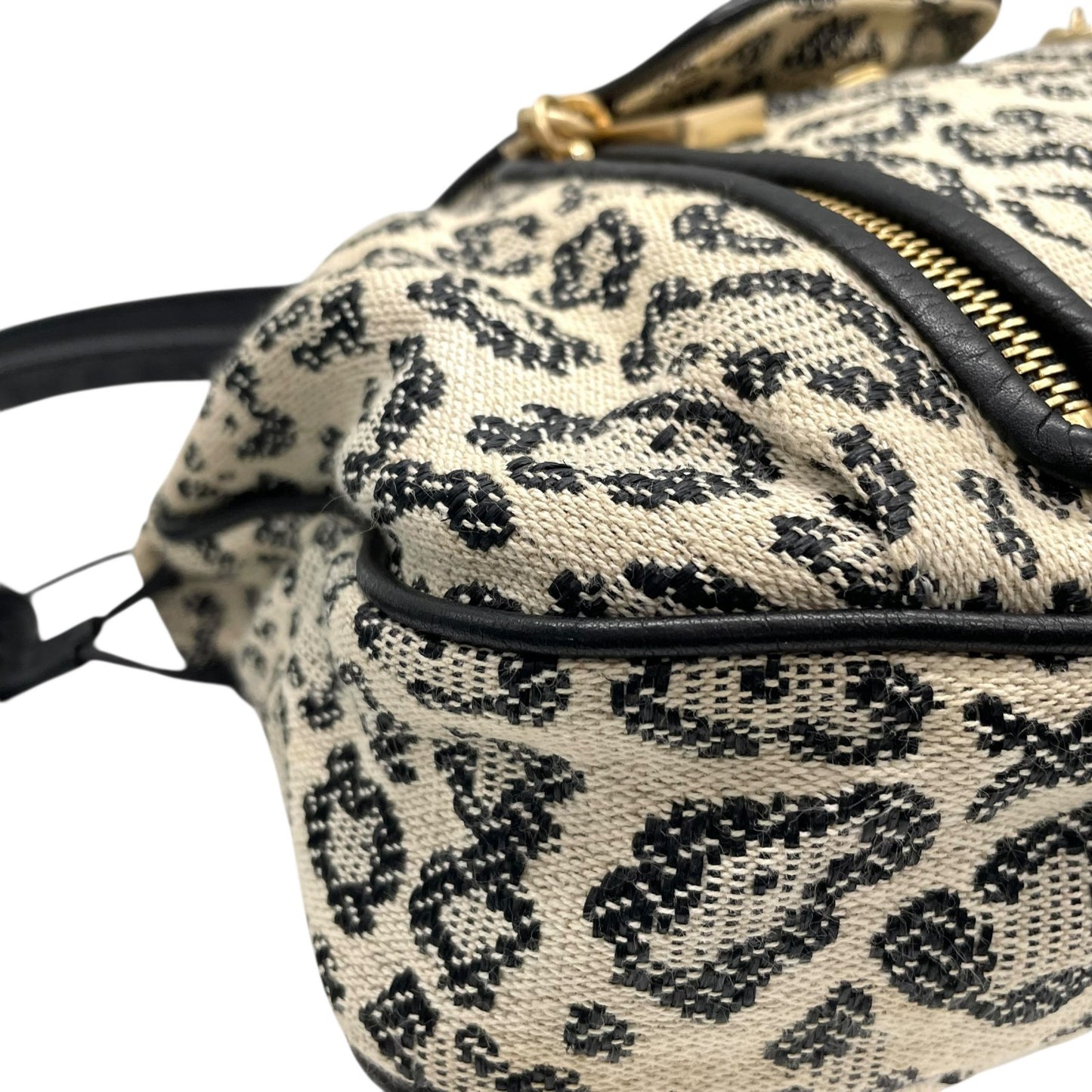 SEE BY CHLOE シーバイクロエ ショルダーバッグ 白 アイボリー 黒 ブラック レオパード ヒョウ柄 キャンバス レザー ゴールド金具 タッセル 斜め掛け可 レディース E5