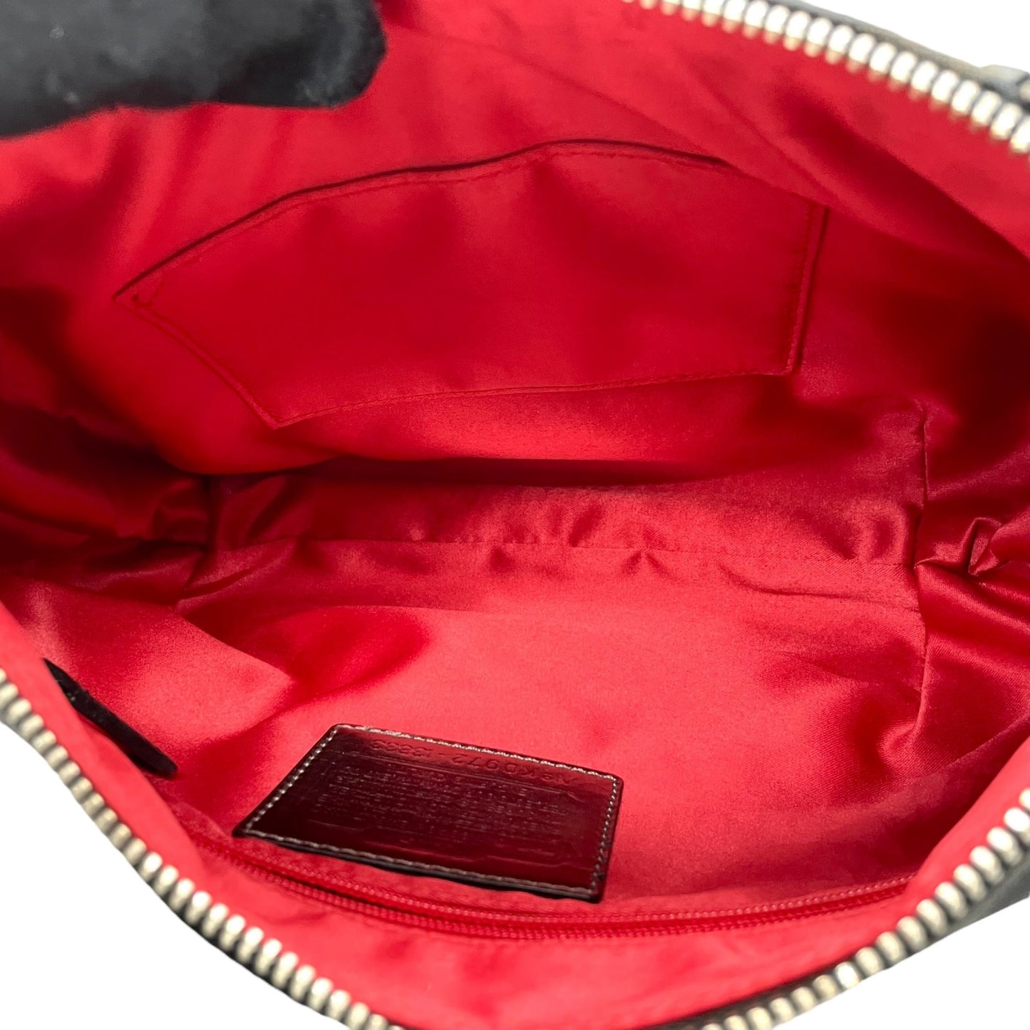 COACH コーチ ポピー シグネチャー 2WAY ショルダーバッグ ハンドバッグ 黒 ブラック キャンバス レザー シルバー金具 フラップポケット ファスナー開閉 肩掛け可 斜め掛け可 ホーボー レディース S30