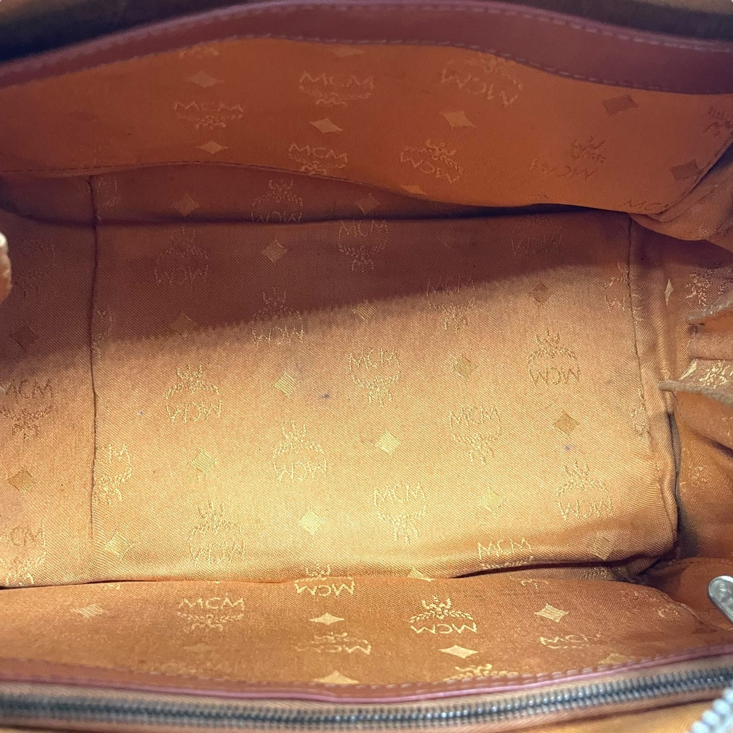 エムシーエム MCM ヴィセトス 2WAY ハンドバッグ ミニボストンバッグ ショルダーバッグ 茶 ブラウン コニャック レザー ゴールド金具 斜め掛け可 レディース D