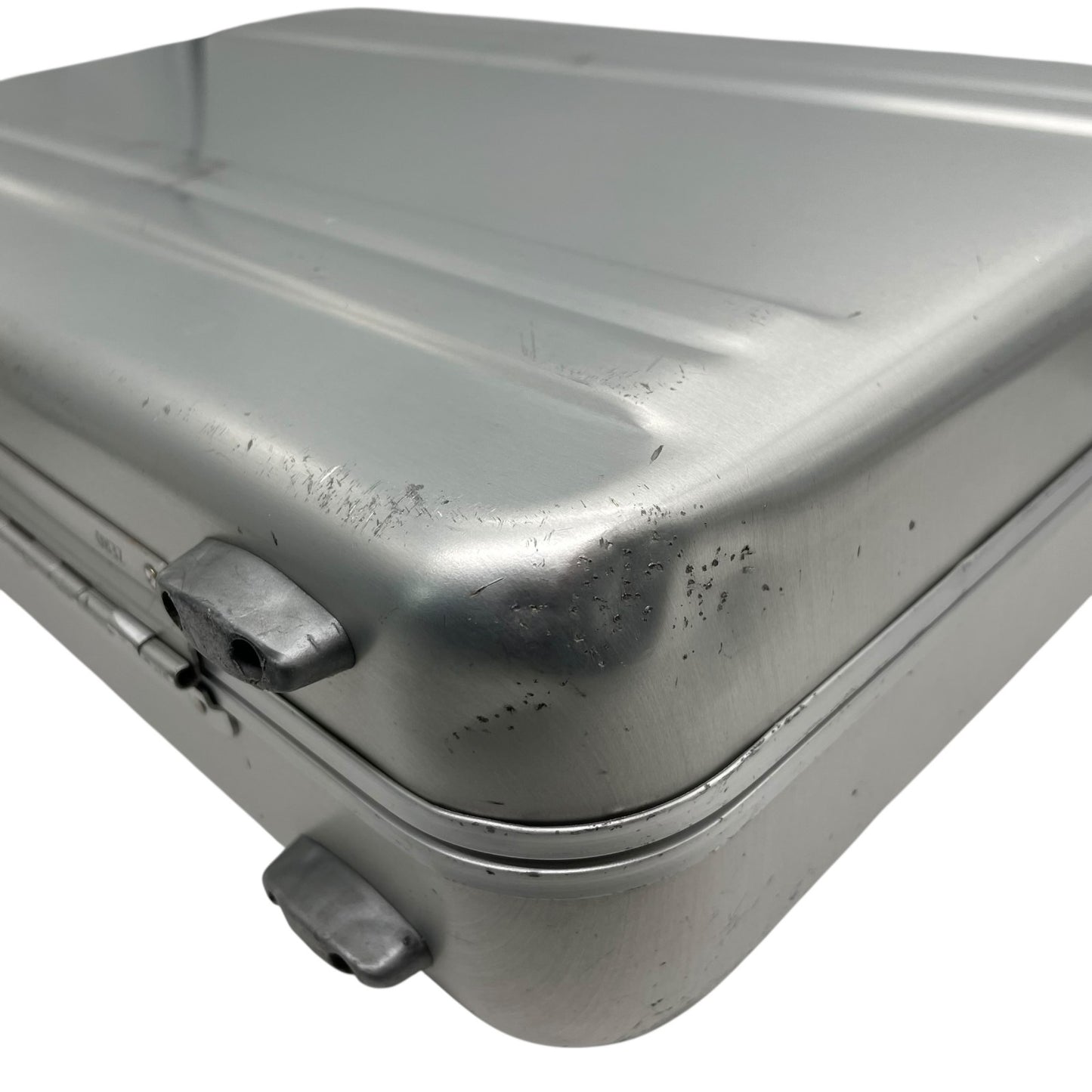 ZERO HALLIBURTON ゼロハリバートン アルミ アタッシュケース シルバー ビジネス ケース ハードケース 金属製 企業用 モダンデザイン 29×42×10cm C