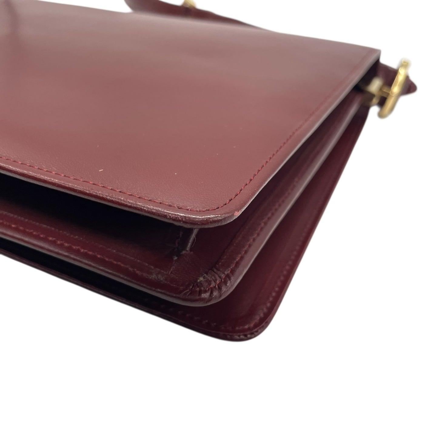 美品 Cartier カルティエ マストライン ショルダーバッグ レザー 赤 ボルドー ワインレッド フラップ開閉 ゴールド金具 肩掛け可 レディース 2Cモチーフ B5