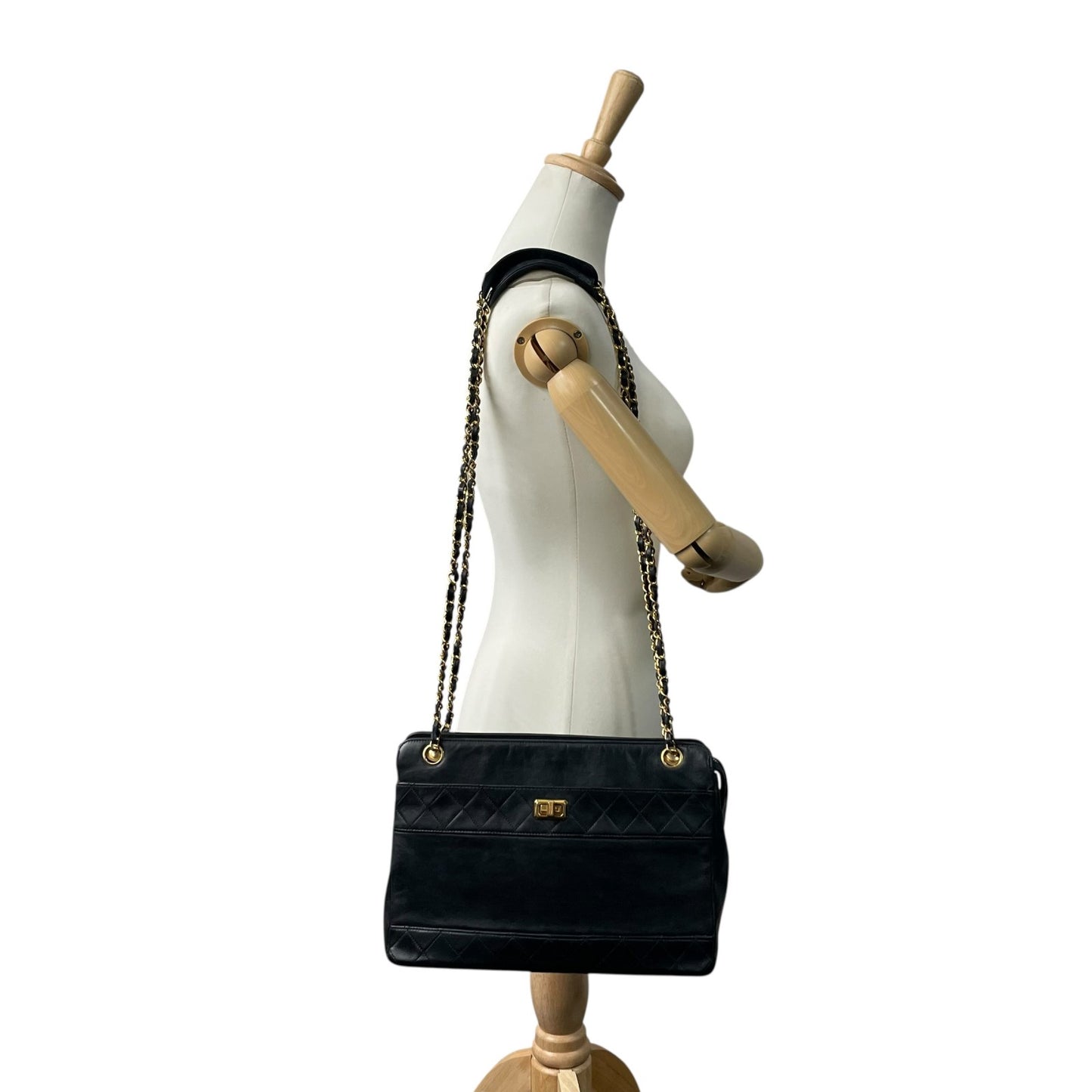 Authentic CHANEL Matelasse Chain Shoulder Bag Black Leather Turn Lock 2.55 Vintage