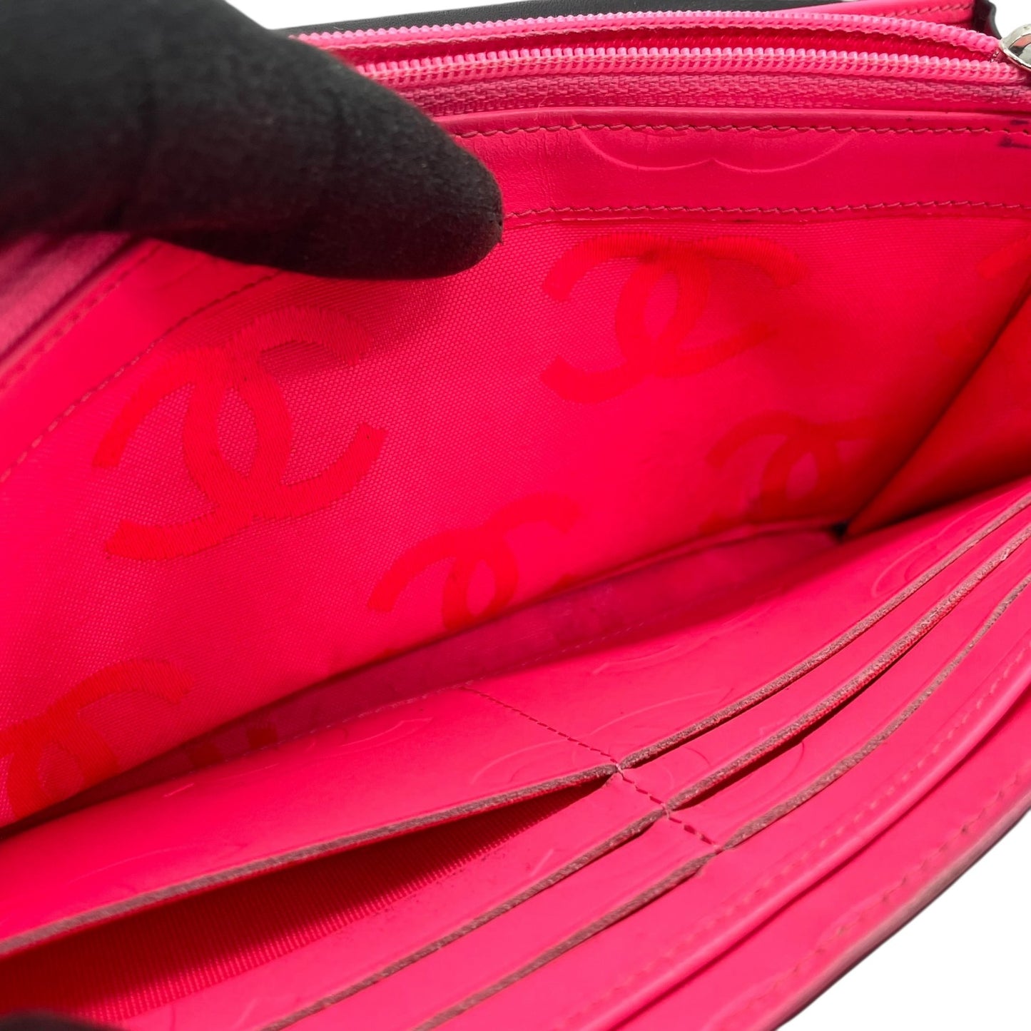 CHANEL シャネル 二つ折り 長財布 カンボンライン ココマーク キルティング 黒 ブラック ピンク レザー フラップ レディース M1