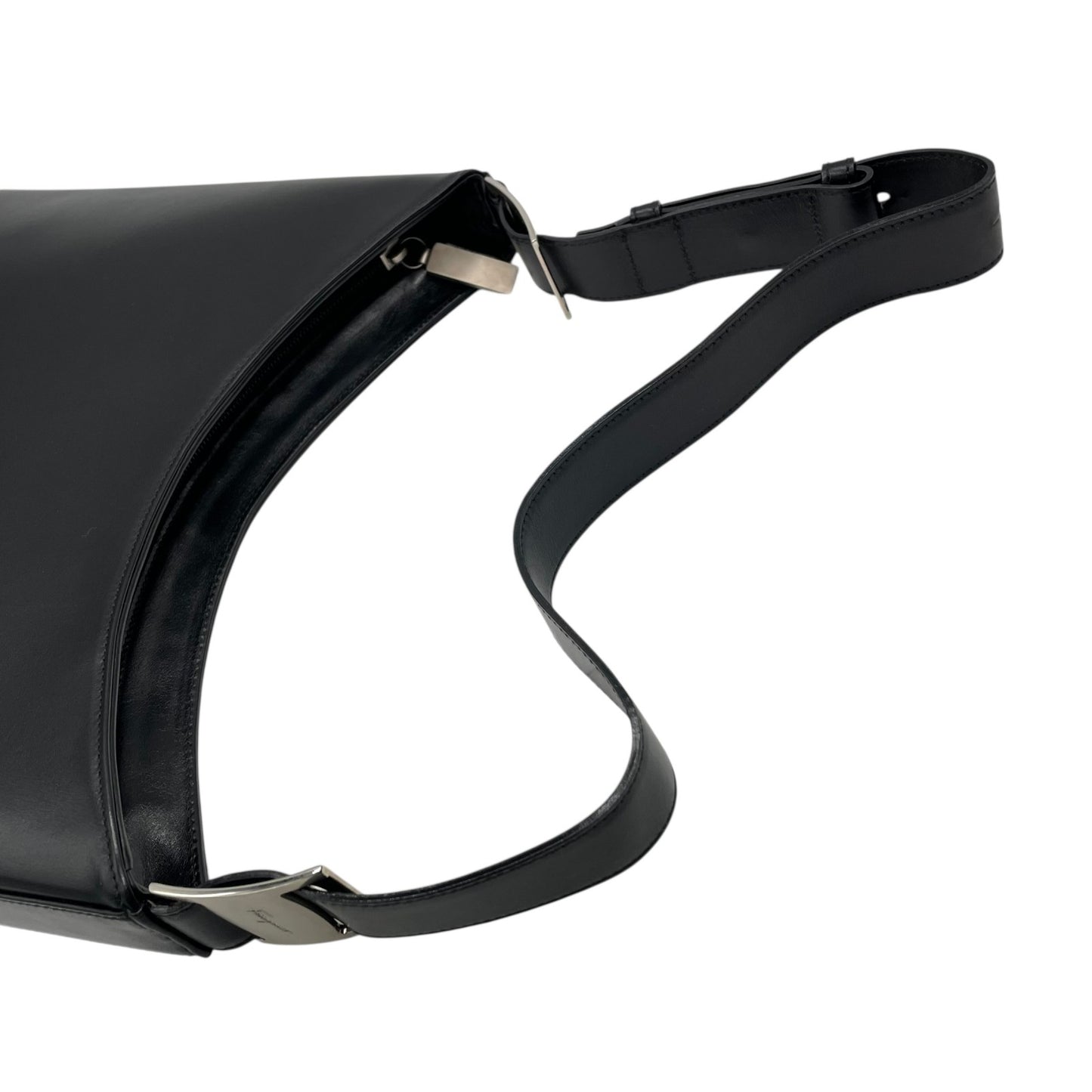 極美品 サルヴァトーレ フェラガモ Salvatore Ferragamo ヴァラ バラ 本革 ブラック 黒 ショルダーバッグ ワンショルダー レザー 上品 シンプルデザイン レディース フォーマル カジュアル A