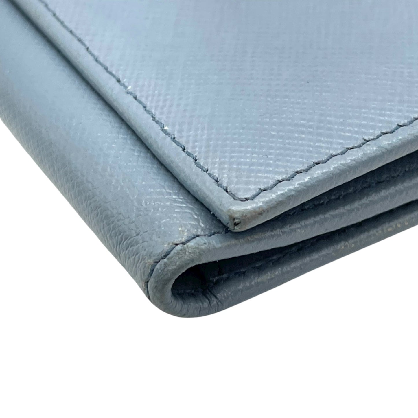 美品 プラダ PRADA サフィアーノレザー 二つ折り財布 トライアングルロゴ 水色 ライトブルー レディース コンパクトウォレット M5