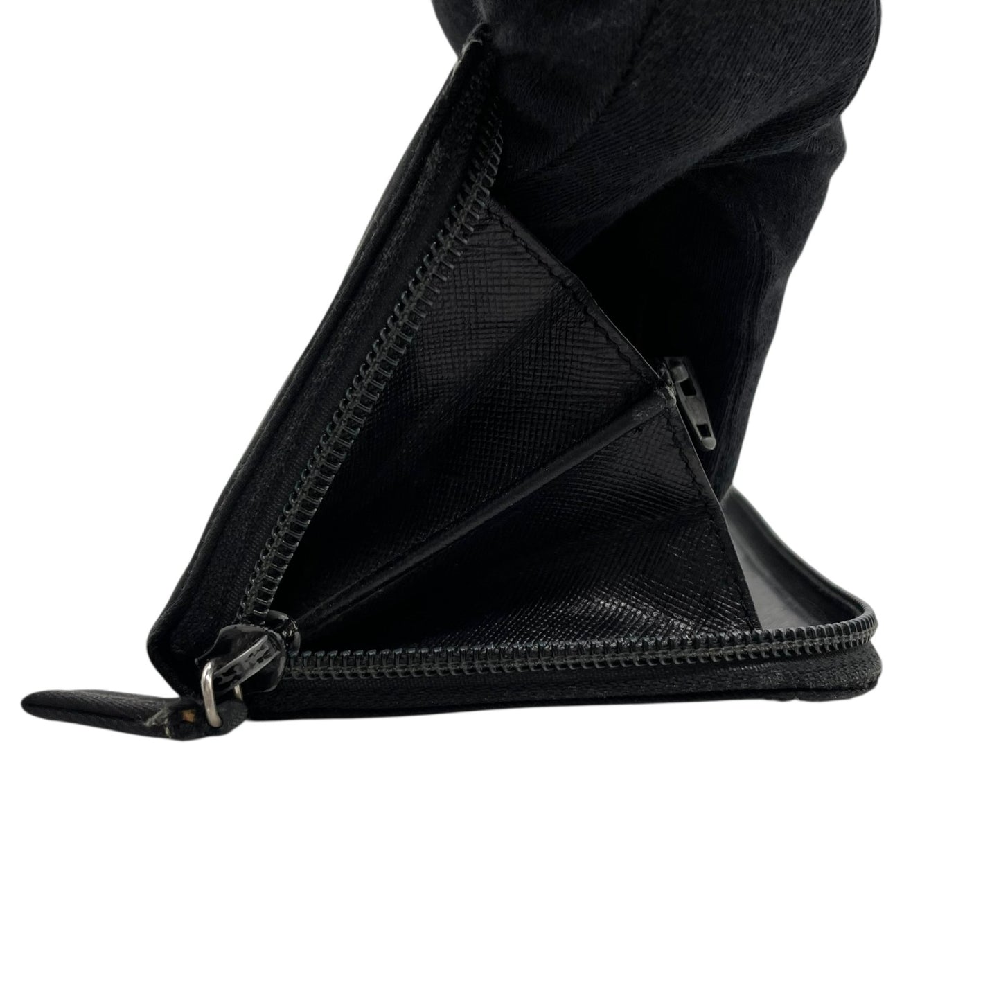 プラダ PRADA 長財布 ブラック 黒 NERO ナイロン レザー ラウンドファスナー 三角ロゴプレート トライアングルロゴ シルバー金具 メンズ レディース M1