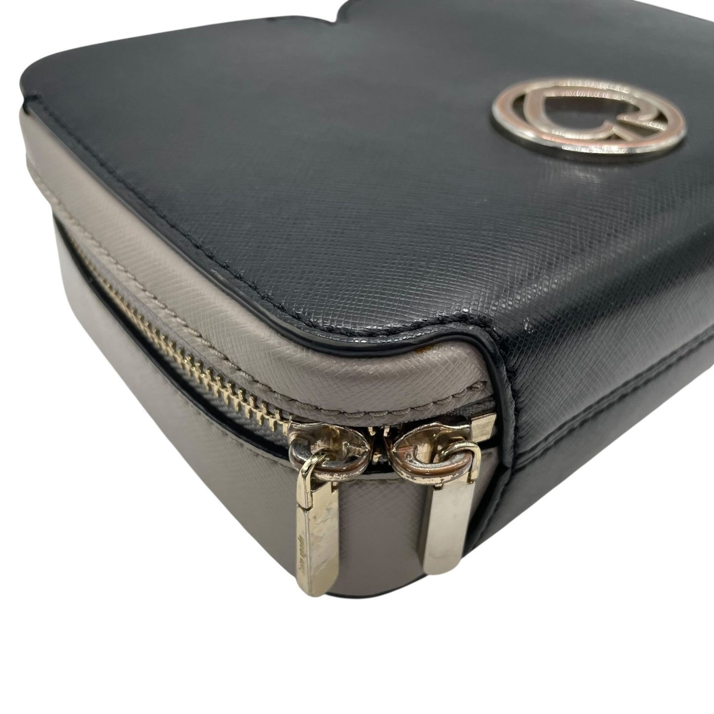 ケイトスペード kate spade ニコラ 2WAY ハンドバッグ ショルダーバッグ ミニバッグ 黒 ブラック グレー レザー シルバー金具 クロスボディ 斜め掛け可 カメラバッグ レディース S30