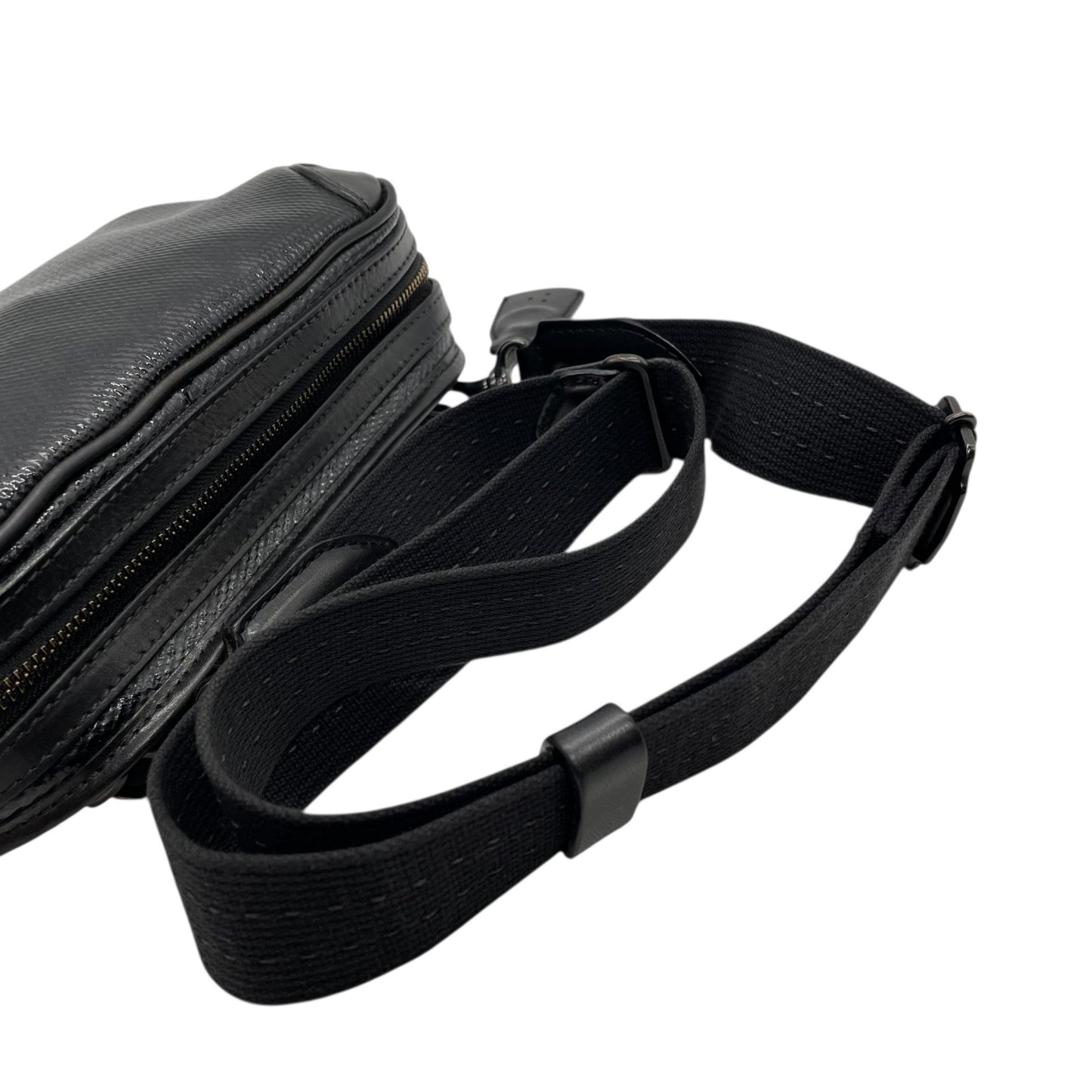 美品 aniary アニアリ ショルダーバッグ カメラバッグ 黒 ブラック パテントレザー ブラック金具 斜め掛け可 クロシェット メンズ レディース Q