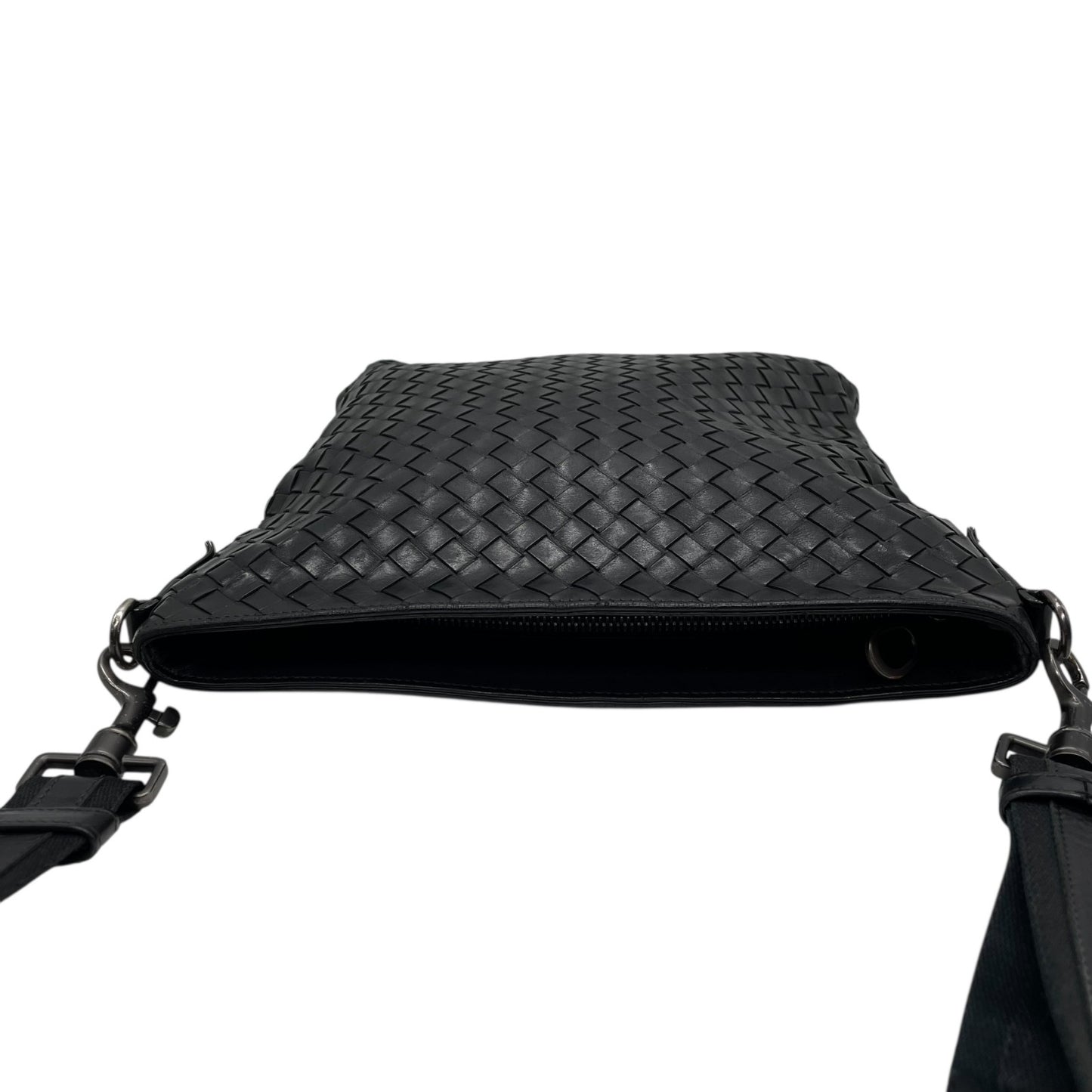 美品 BOTTEGA VENETA ボッテガヴェネタ イントレチャート ショルダーバッグ 276356 レザー 本革 ブラック 黒 ブラック金具 斜め掛け可 サコッシュ メンズ レディース K3