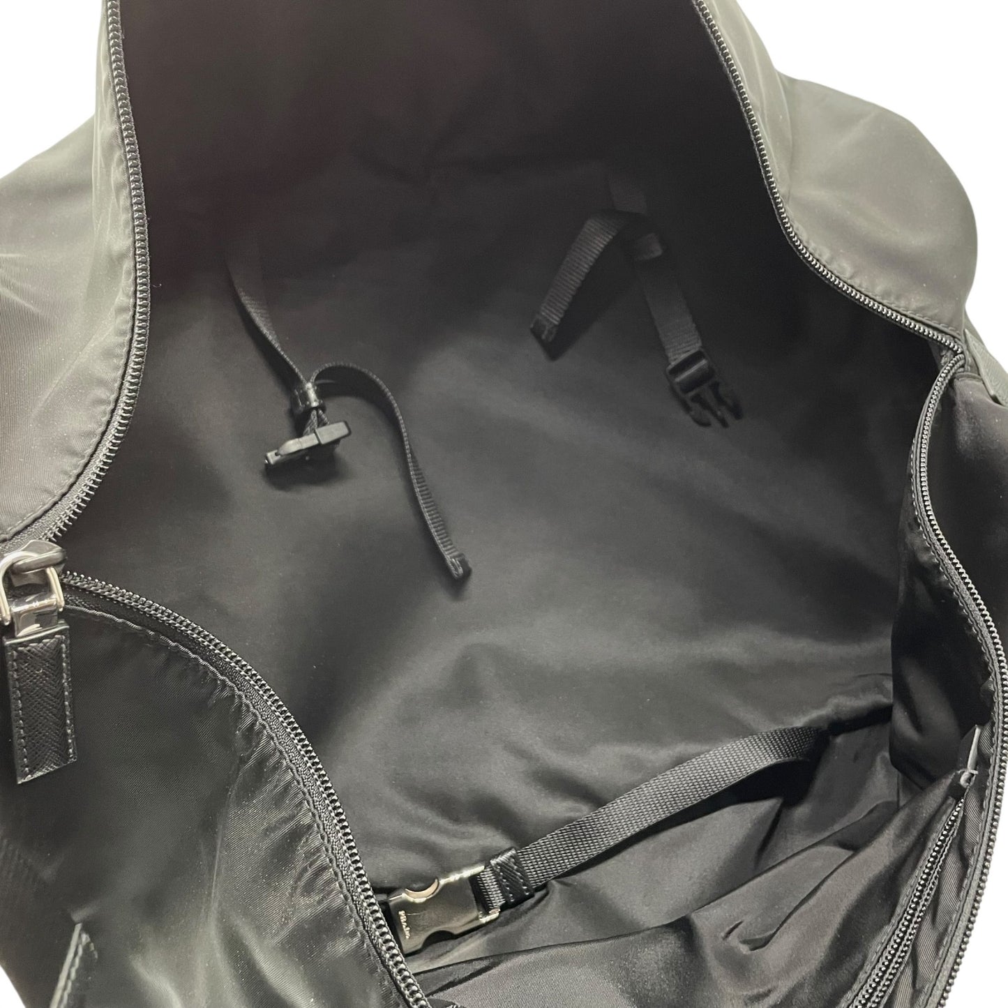 美品 PRADA プラダ リュックサック バッグパック リナイロン トライアングルロゴ 2VZ028 黒 NERO ブラック シルバー金具 メンズ C