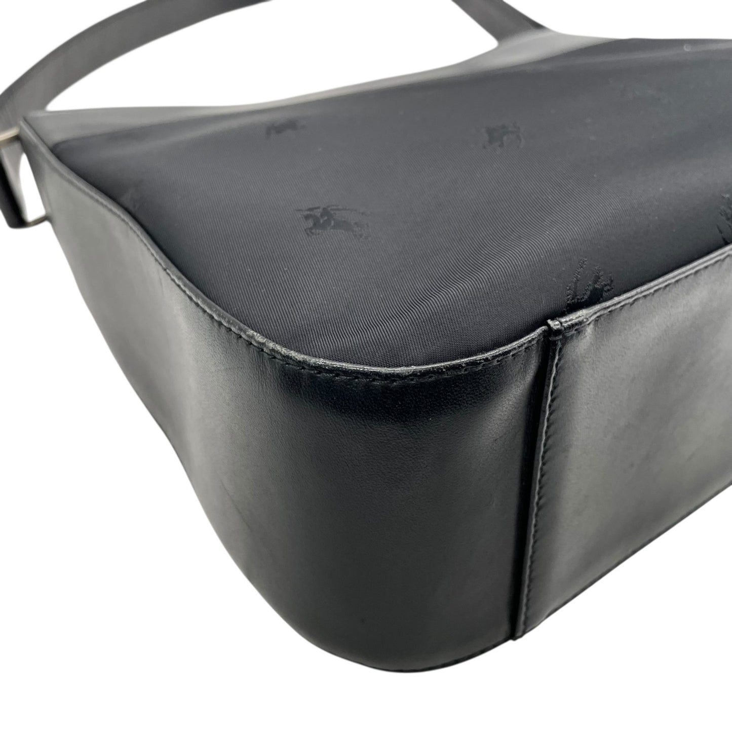 美品 BURBERRY バーバリー ショルダーバッグ ワンショルダー ハンドバッグ 黒 ブラック ナイロン レザー シルバー金具 シャドーホース エクエストリアン・ナイト 肩掛け レディース D4