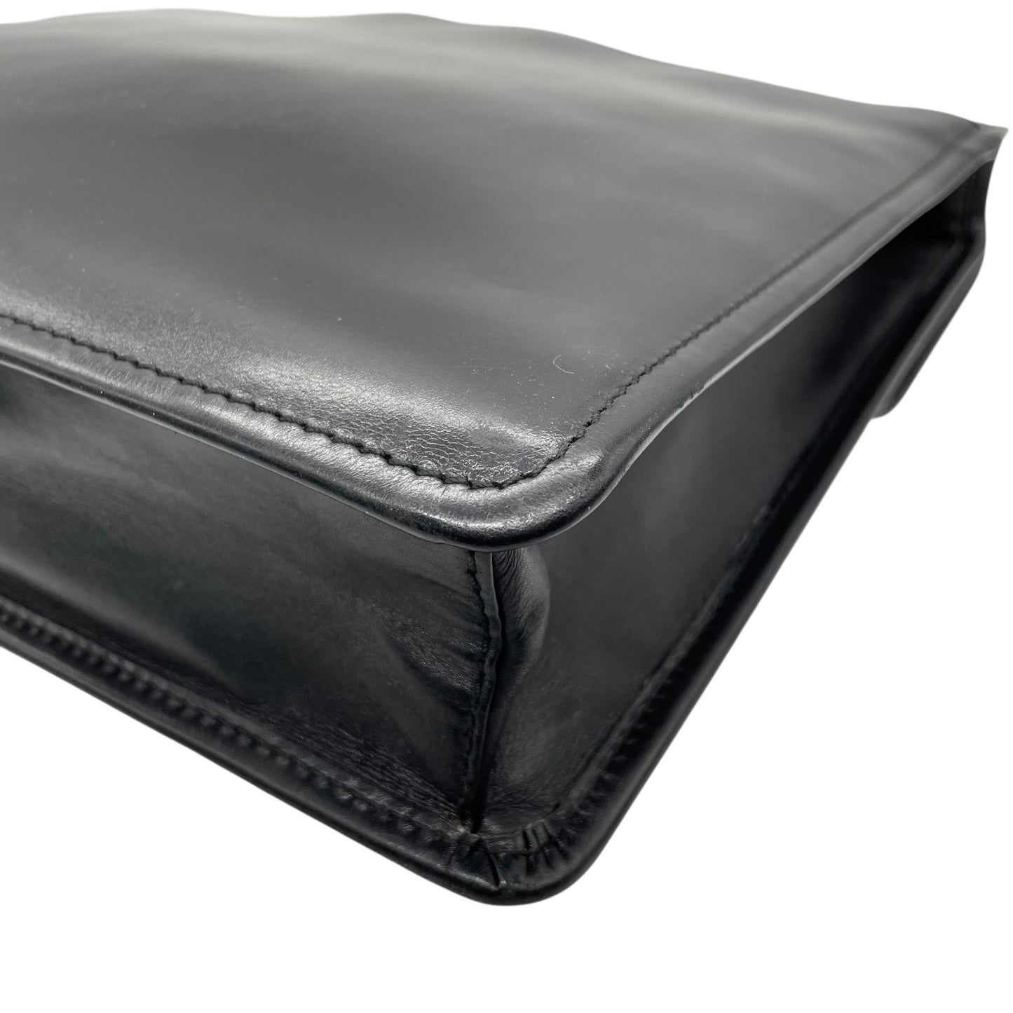 Salvatore Ferragamo サルヴァトーレフェラガモ 2WAY ビジネスバッグ ショルダーバッグ ブリーフケース ダレスバッグ 黒 ブラック レザー シルバー金具 フラップ開閉 斜め掛け可 A4収納可 メンズ E