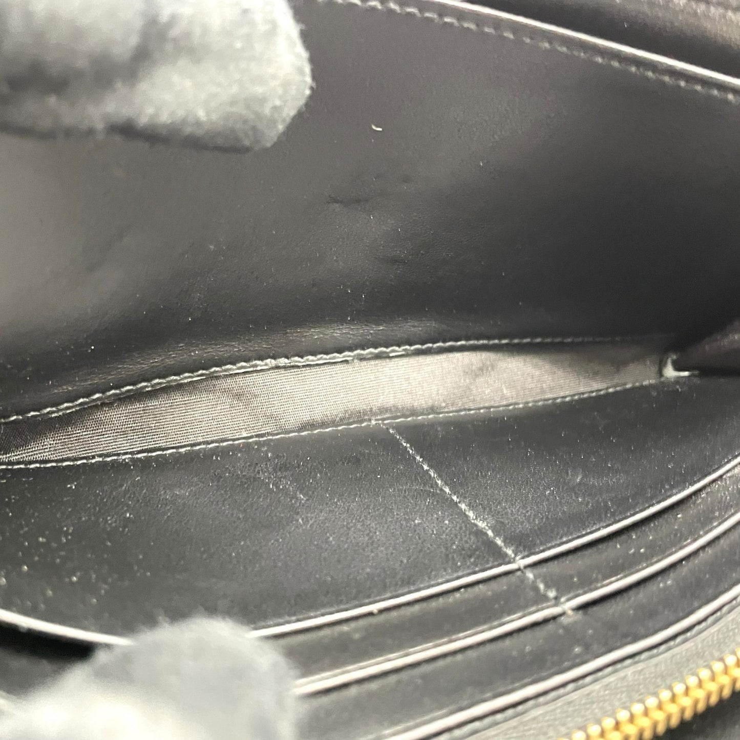 Salvatore Ferragamo フェラガモ 長財布 ガンチーニ ダブルガンチーニ エンボス ターンロック 黒 ブラック レザー 本革 ゴールド金具 ロングウォレット レディース W5