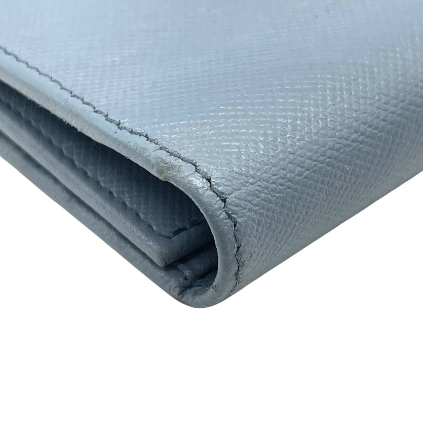 美品 プラダ PRADA サフィアーノレザー 二つ折り財布 トライアングルロゴ 水色 ライトブルー レディース コンパクトウォレット M5