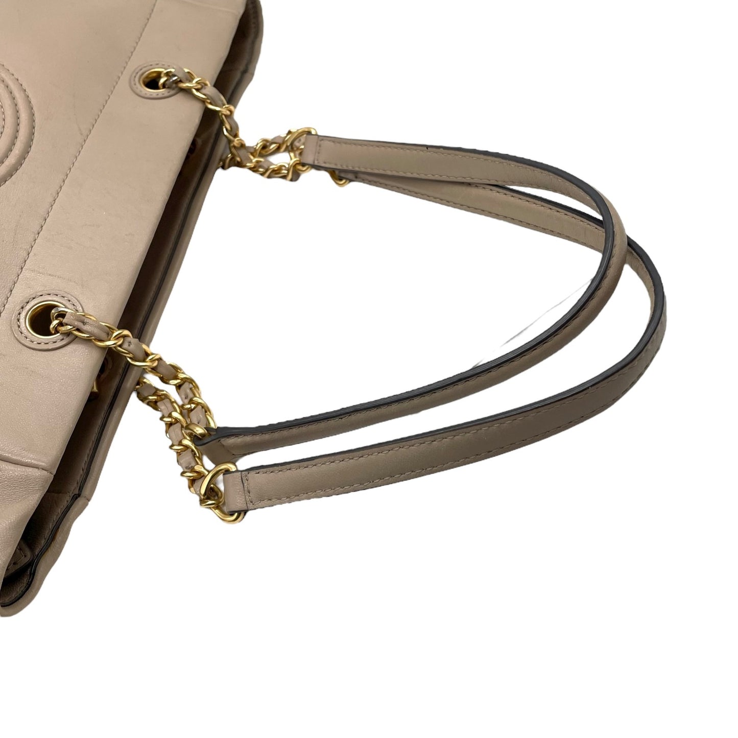 トリーバーチ TORY BURCH レザー トートバッグ チェーンショルダー ベージュ ロゴ エンボス 高級感 E10