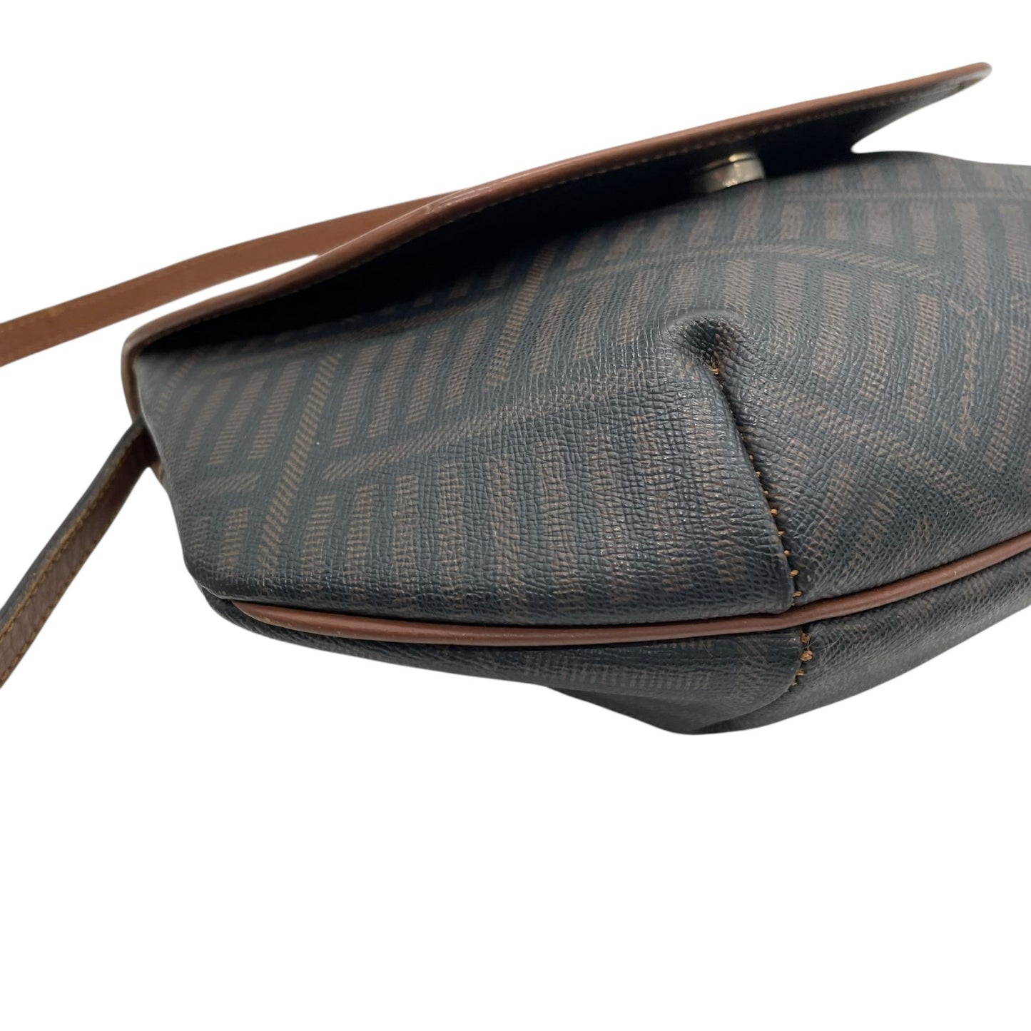 ジバンシィ GIVENCHY ジバンシー ショルダーバッグ モノグラム柄 フラップ ブラウン 茶色 ブラック 黒 ロゴプレート ヴィンテージ A3