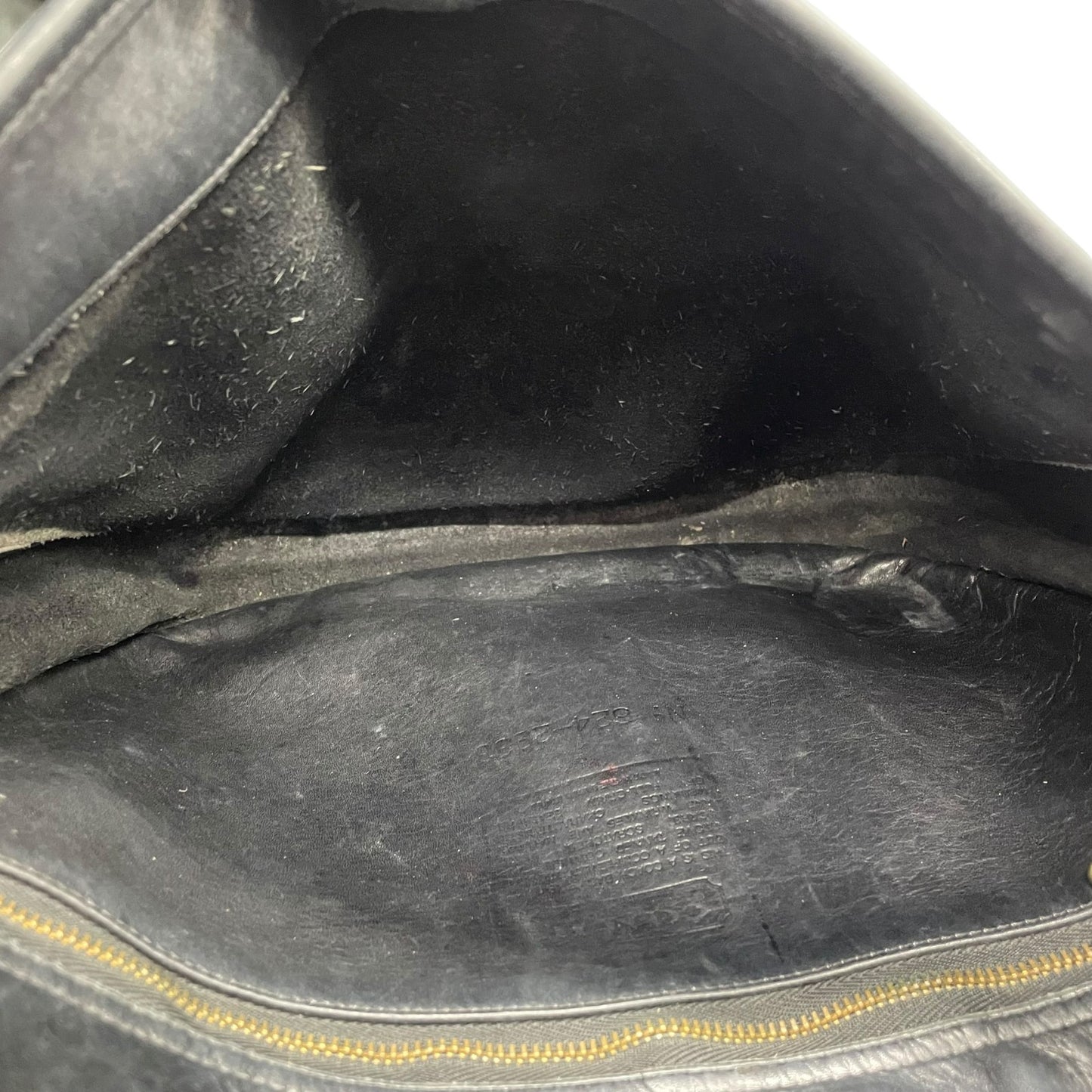 オールドコーチ COACH ショルダーバッグ メッセンジャーバッグ 黒 ブラック レザー ゴールド金具 ロゴチャーム付き フラップ開閉 ヴィンテージ メンズ レディース E2