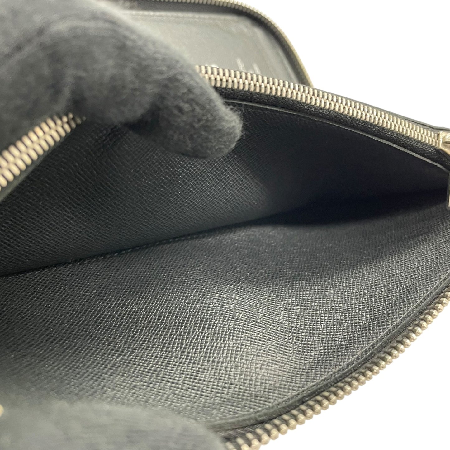 ルイ・ヴィトン Louis Vuitton タイガ ジッピーウォレット ヴェルティカル M32822 長財布 ノワール ブラック レザー ラウンドファスナー シルバー金具 メンズ W6