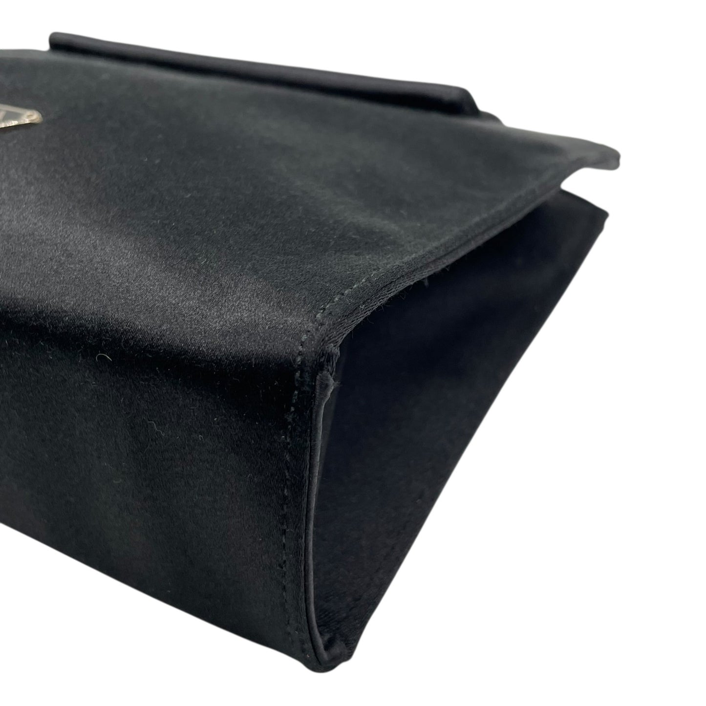 【未使用級】PRADA プラダ ポーチ アクセサリーポーチ ミニクラッチ ナイロン ブラック 三角ロゴ トライアングルロゴ ギャランティカード付き レディース C3