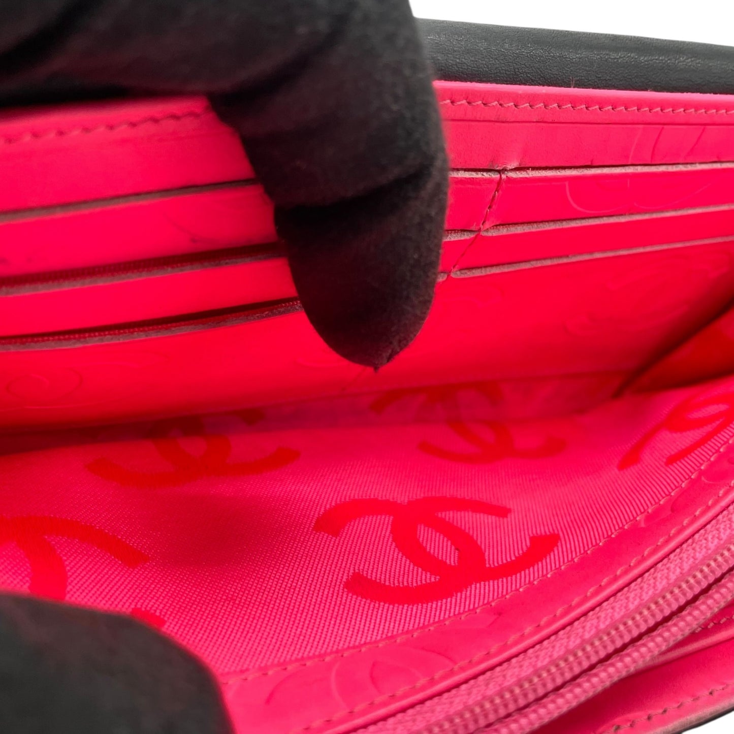 CHANEL シャネル 二つ折り 長財布 カンボンライン ココマーク キルティング 黒 ブラック ピンク レザー フラップ レディース M1