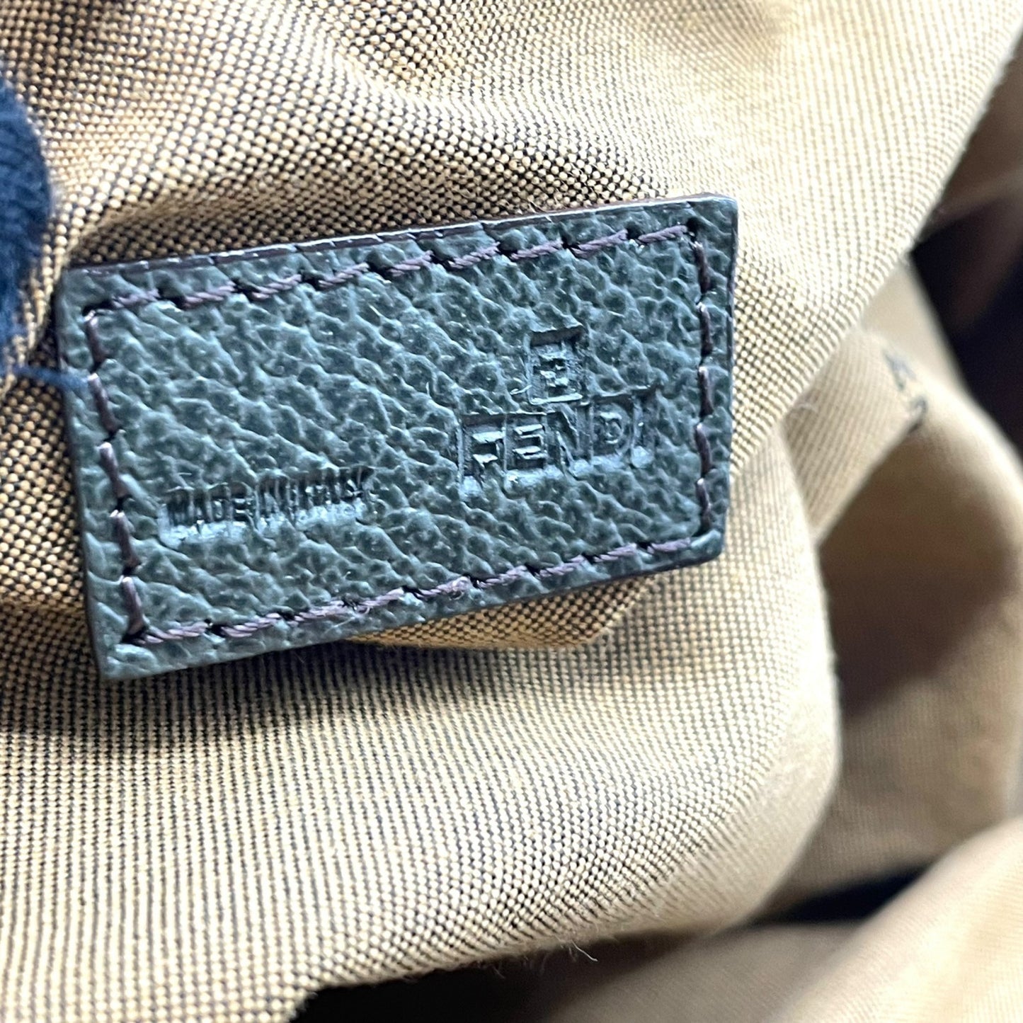 美品 FENDI フェンディ ズッカ柄 ナイロントート バッグ カーキ グリーン FF柄 ベルトデザイン シルバー金具 8BH143 ハンドバッグ レディース B1