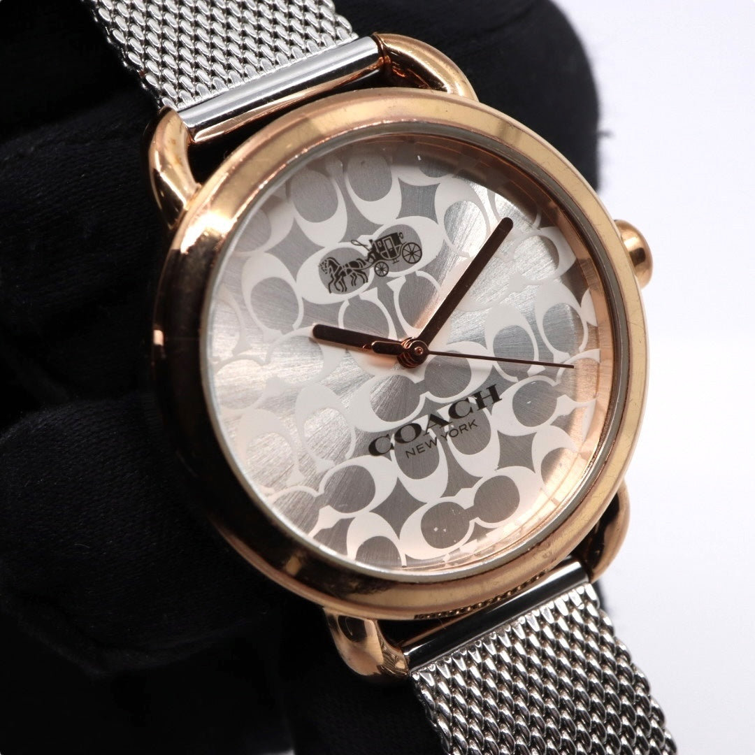 美品 電池交換済 コーチ 腕時計 CA.105.7.95.1319 レディース クオーツ シグネチャー柄文字盤 ピンクゴールド シルバー コンビカラー メッシュベルト エレガント フェミニン ドレスウォッチ クリーニング済み G3