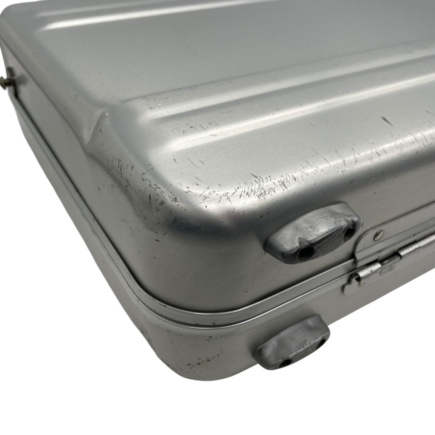 ZERO HALLIBURTON ゼロハリバートン アルミ アタッシュケース シルバー ビジネス ケース ハードケース 金属製 企業用 モダンデザイン 29×42×10cm C