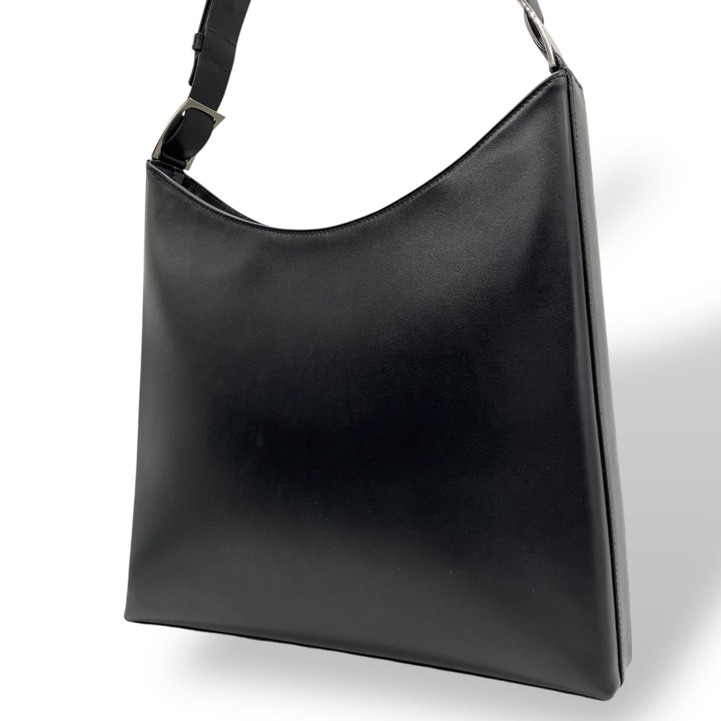 極美品 サルヴァトーレ フェラガモ Salvatore Ferragamo ヴァラ バラ 本革 ブラック 黒 ショルダーバッグ ワンショルダー レザー 上品 シンプルデザイン レディース フォーマル カジュアル A