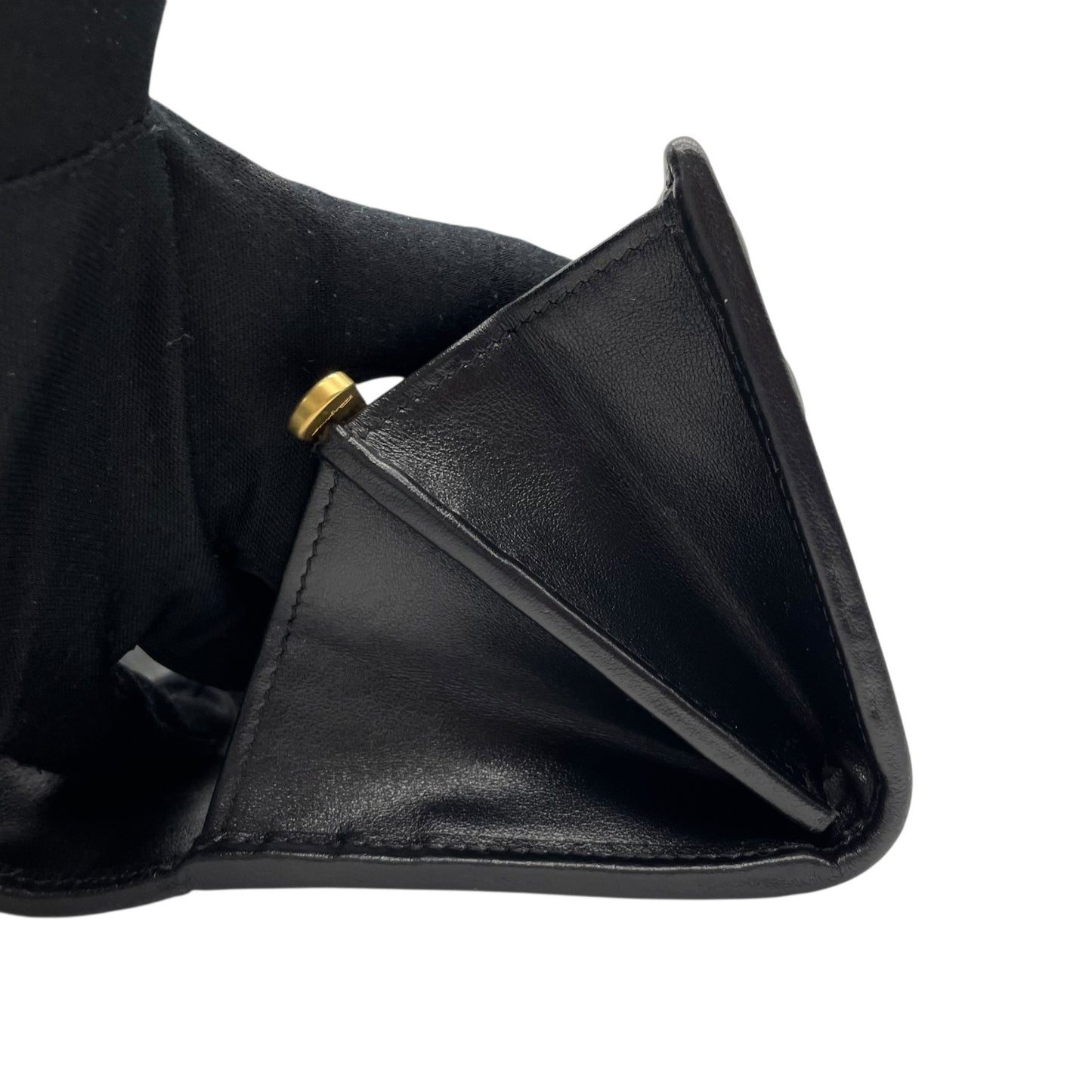 Salvatore Ferragamo フェラガモ 長財布 ガンチーニ ダブルガンチーニ エンボス ターンロック 黒 ブラック レザー 本革 ゴールド金具 ロングウォレット レディース W5