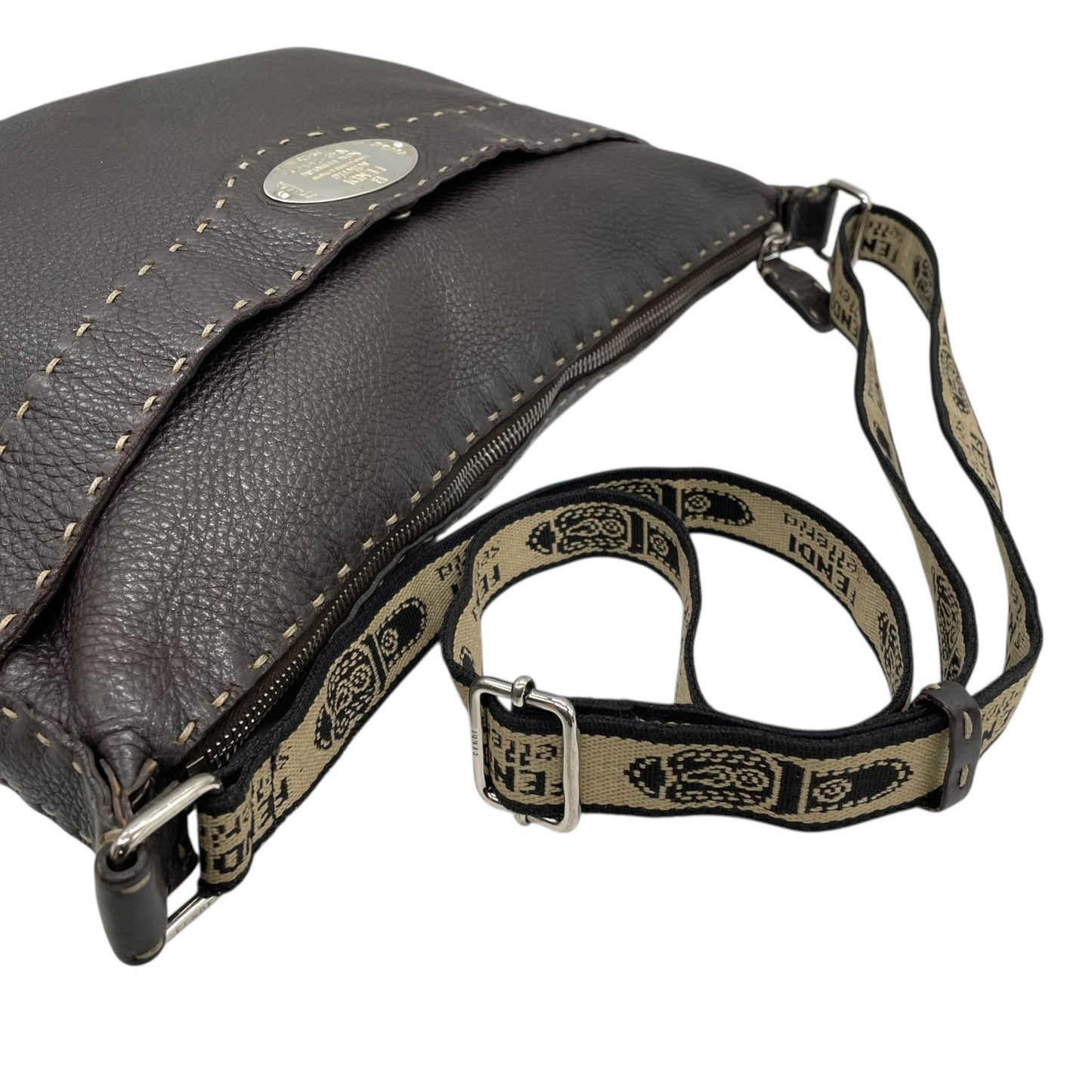 美品 FENDI フェンディ セレリア ショルダーバッグ ステッチ レザー 茶 ブラウン シルバー金具 斜め掛け可 ロゴストラップ ヴィンテージ レディース K3