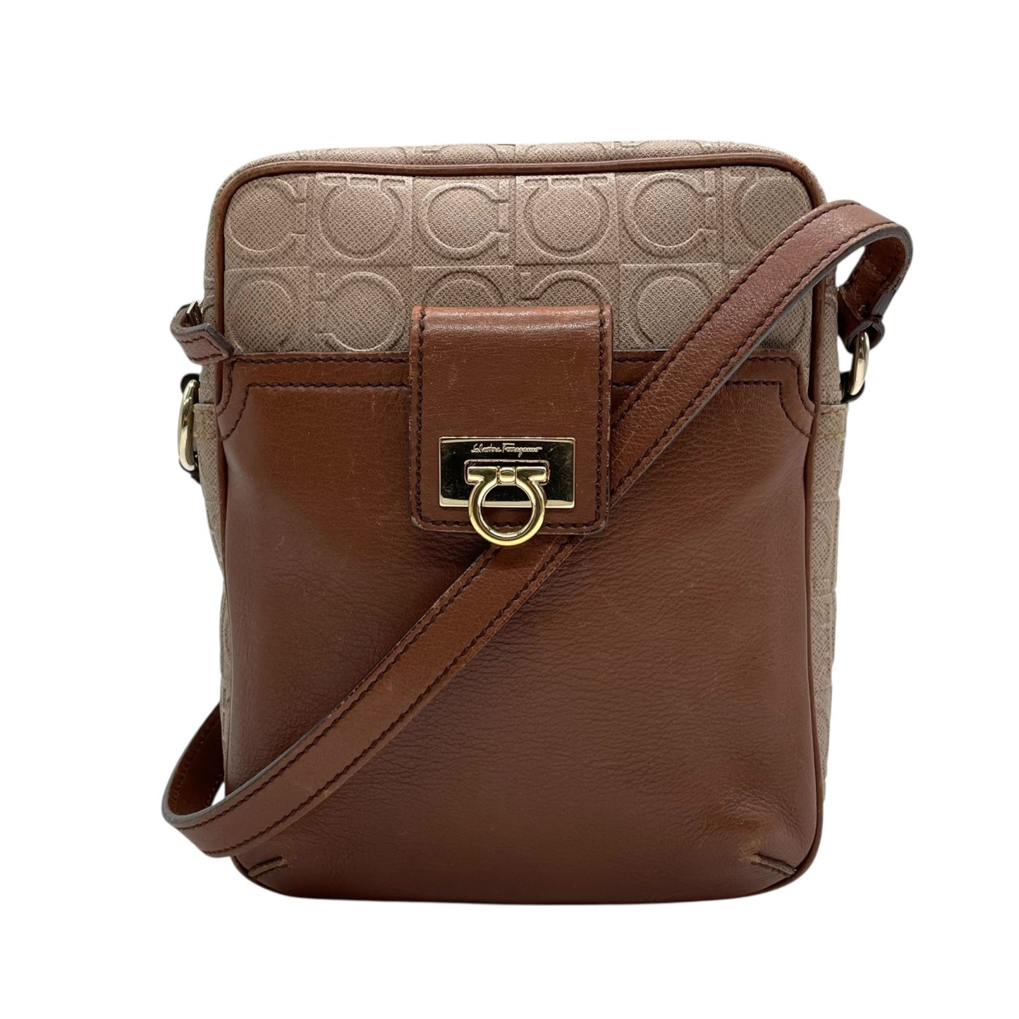 美品 Salvatore Ferragamo フェラガモ ガンチーニ ショルダーバッグ PVC レザー ベージュ ブラウン ゴールド金具 クロスボディ ポシェット 斜め掛け レディース K11
