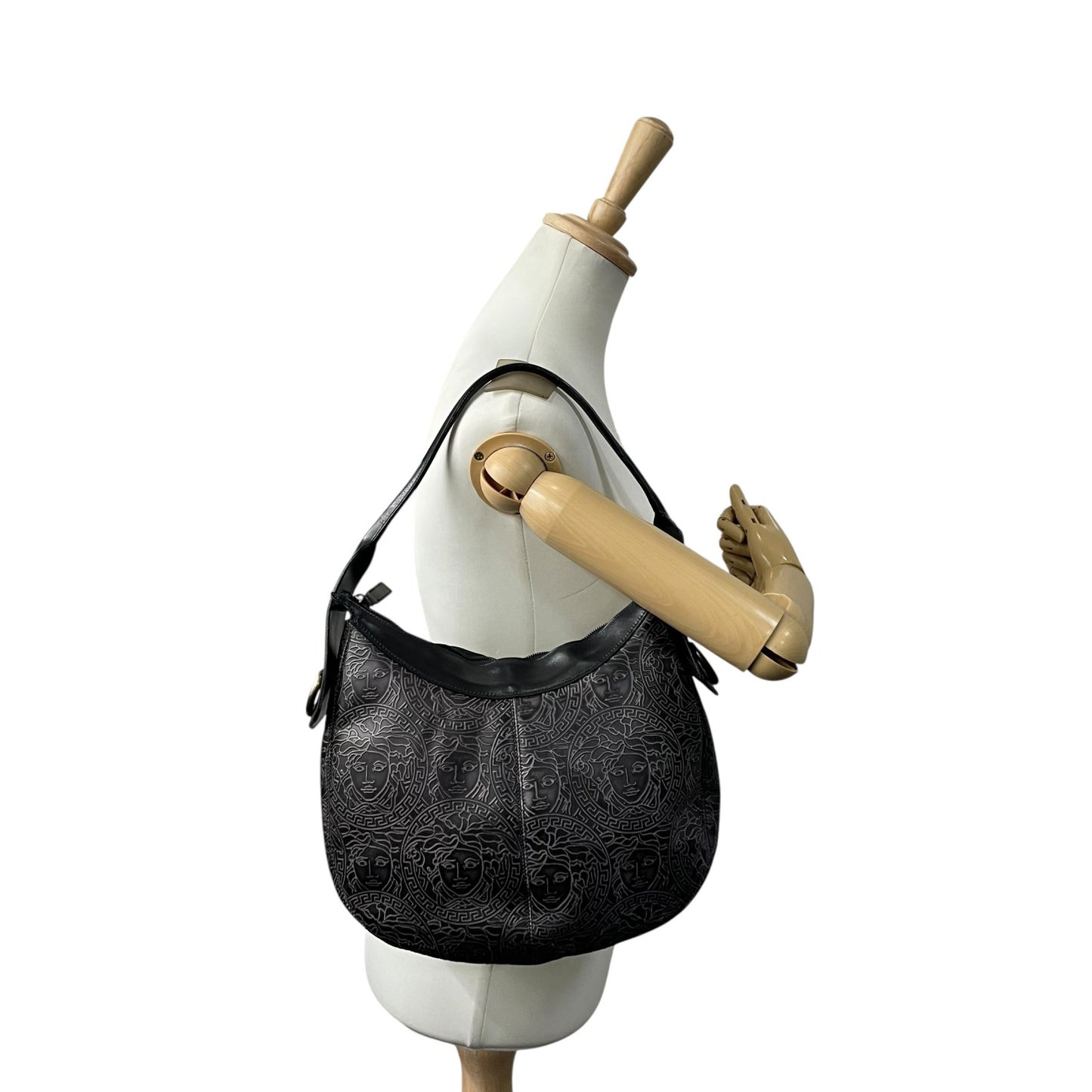 希少 VERSACE ヴェルサーチ メデューサ ワンショルダー ハンドバッグ 黒 ブラック ダークグレー レザー ゴールド金具 総柄 ホーボー 肩掛け可 レディース C4