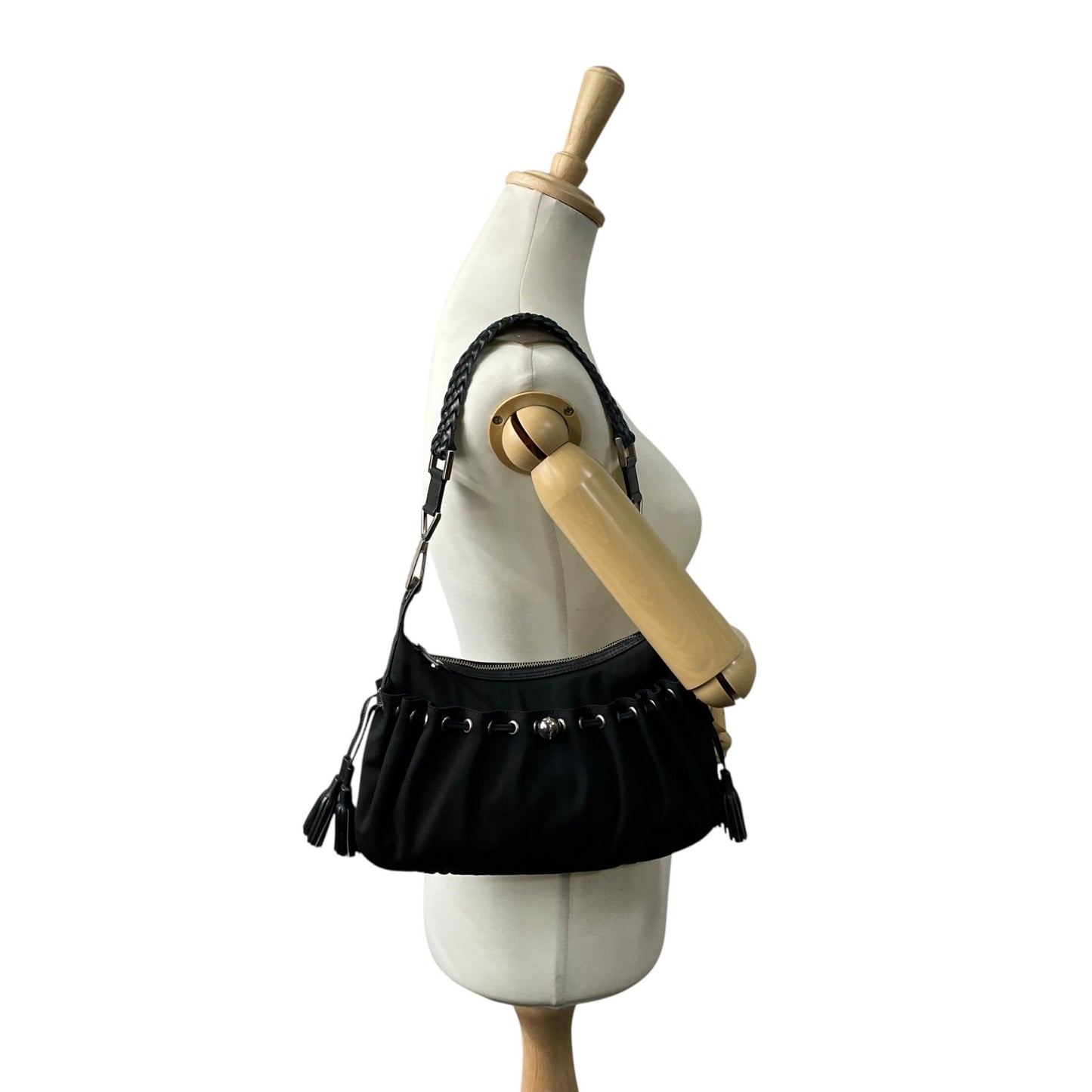 美品 ジバンシー ジバンシィ GIVENCHY ブラック 黒 ワンショルダー ショルダーバッグ ナイロン×レザー タッセル付き シルバー金具 高級 ハンドバッグ レディース K11