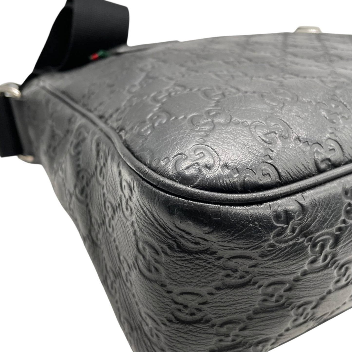 美品 GUCCI グッチ グッチシマ シェリー ロゴ型押し ショルダーバッグ メッセンジャーバッグ レザー 黒 ブラック シルバー金具 322080 斜め掛け可 メンズ レディース E