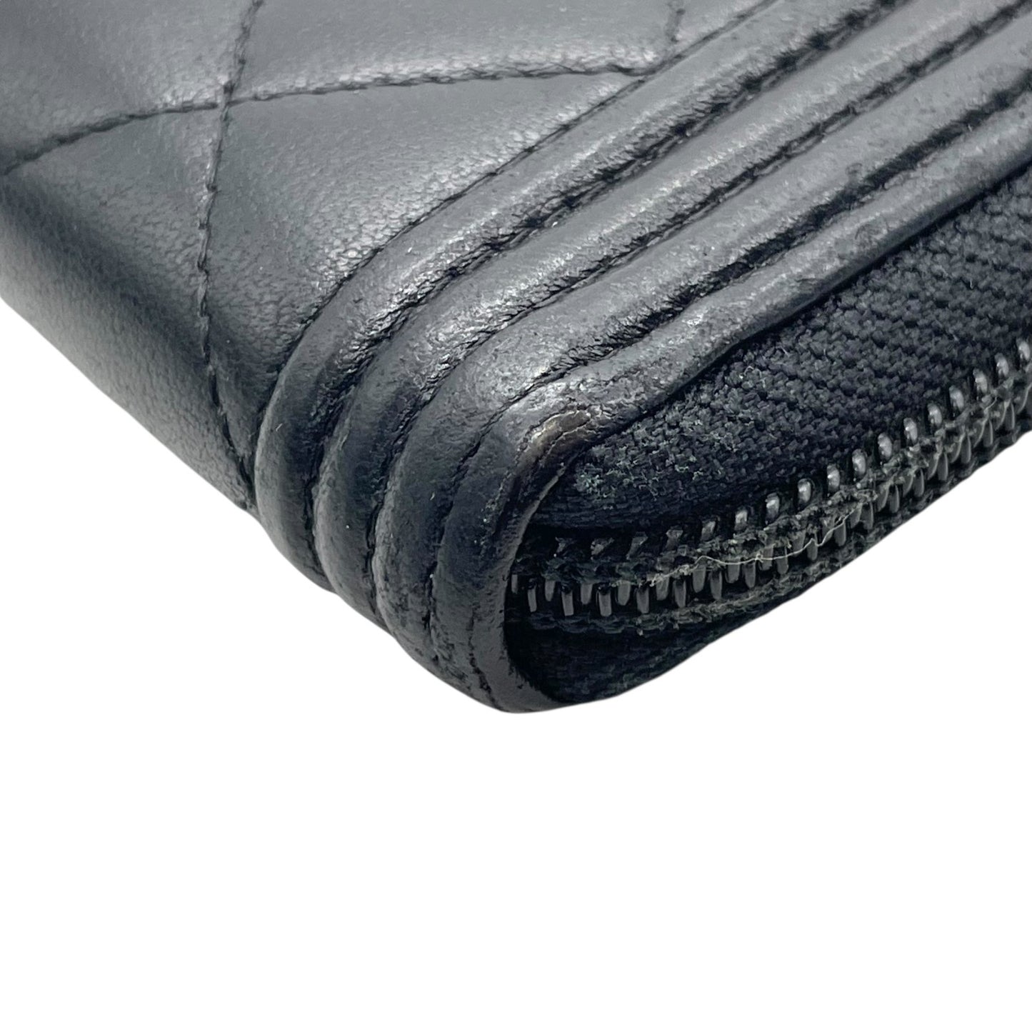 美品 シャネル CHANEL ボーイシャネル ラウンドファスナー 長財布 ブラック 黒 レザー 金 ゴールド金具 キルティング ココマーク W6