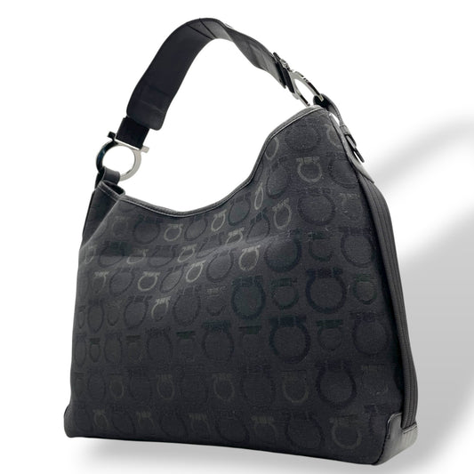 サルヴァトーレ フェラガモ Salvatore Ferragamo ガンチーニ ショルダーバッグ トートバッグ キャンバス 黒 ブラック シルバー金具 ロゴ ワンショルダー C3