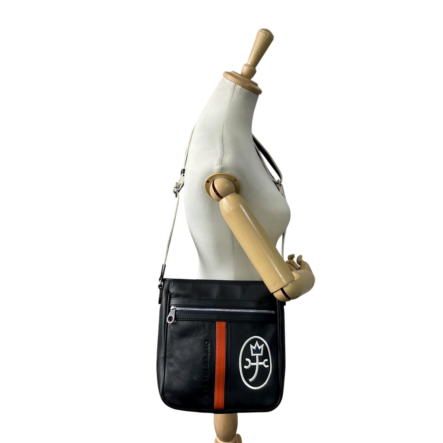 美品 カステルバジャック CASTELBAJAC ショルダーバッグ クロスボディ ロゴ刺繍 レザー ナイロン 黒 ブラック C11