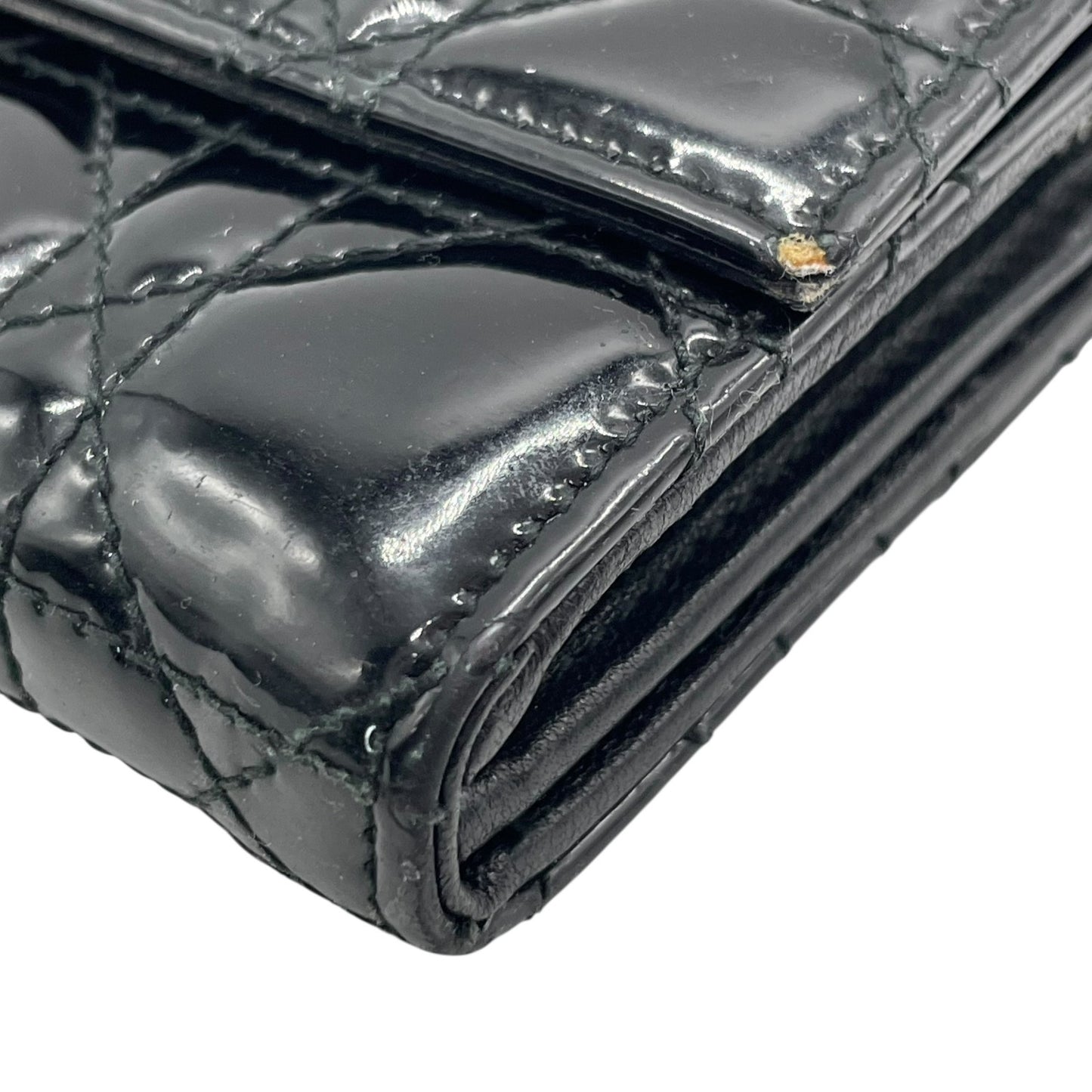 クリスチャンディオール Dior レディディオール ウォレットオンチェーン 黒 ブラック カナージュ パテントレザー チェーンストラップ キルティング エナメル ロゴ レディース W4