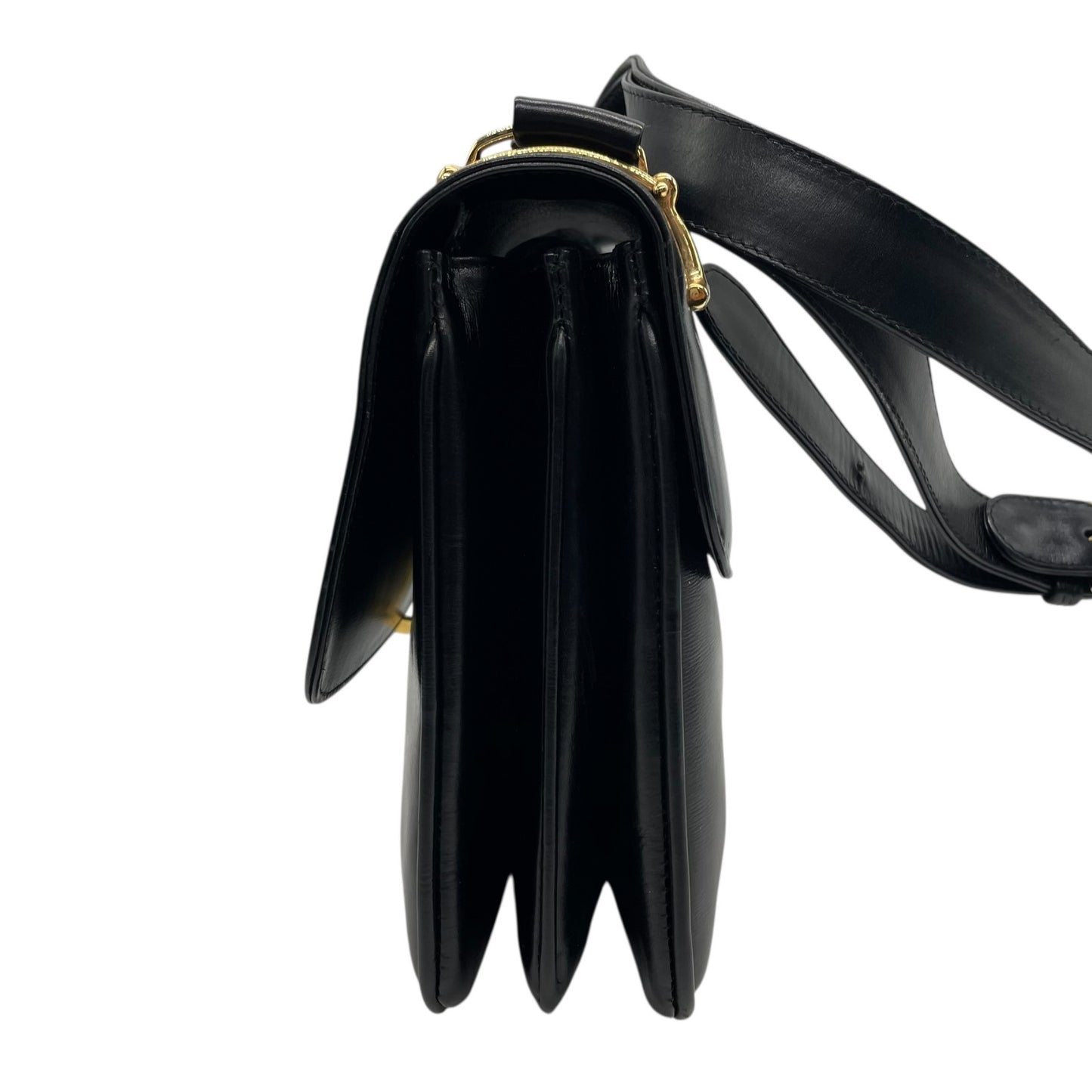 美品 CELINE セリーヌ ショルダーバッグ 黒 ブラック レザー 馬車金具 ゴールド金具 ホースキャリッジ サルキー ヴィンテージ レディース オールドセリーヌ 斜め掛け可 フラップ開閉 C1