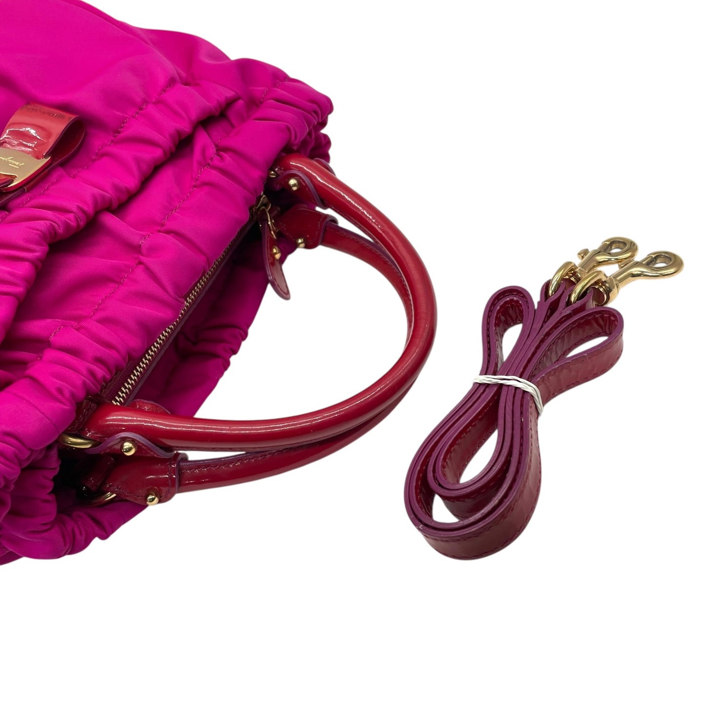 極美品 希少 Salvatore Ferragamo フェラガモ ヴァラリボン 2WAY ショルダー ピンク レッド ナイロン パテント ハンドバッグ クロスボディ ゴールド金具 レディース K1