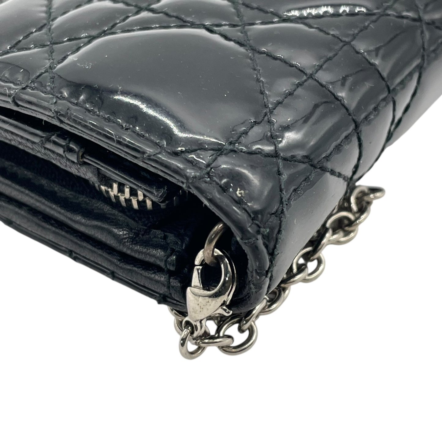 クリスチャンディオール Dior レディディオール ウォレットオンチェーン 黒 ブラック カナージュ パテントレザー チェーンストラップ キルティング エナメル ロゴ レディース W4