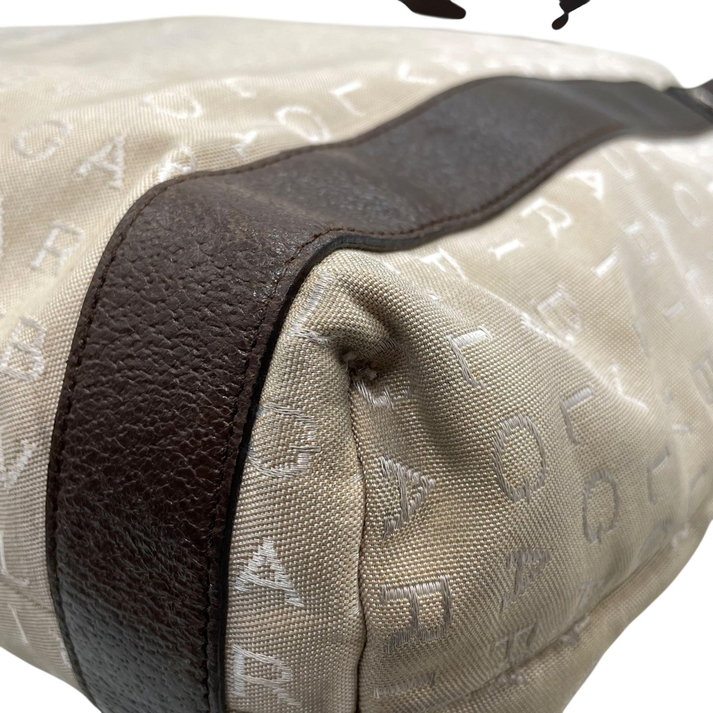 ブルガリ BVLGARI トートバッグ ハンドバッグ 肩掛け ロゴマニア ベージュ ブラウン 茶色 キャンバス レザー A40収納可 S80