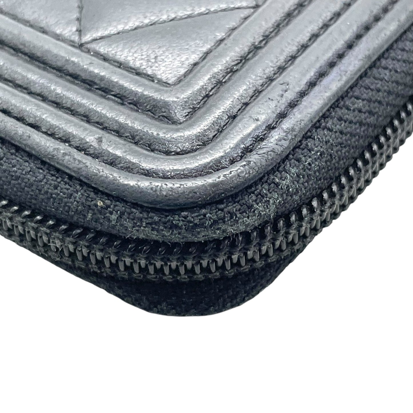 美品 シャネル CHANEL ボーイシャネル ラウンドファスナー 長財布 ブラック 黒 レザー 金 ゴールド金具 キルティング ココマーク W6