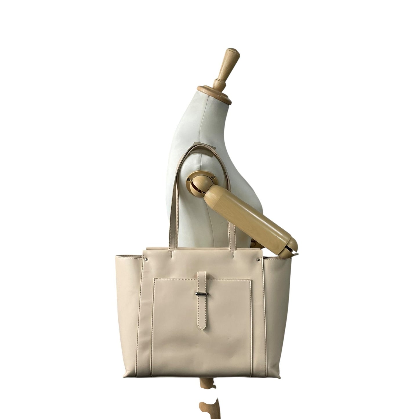 美品 23区 トートバッグ ピンクベージュ レザー シルバー金具 肩掛け可 A4収納可 Vingt-trois arrondissements レディース Q