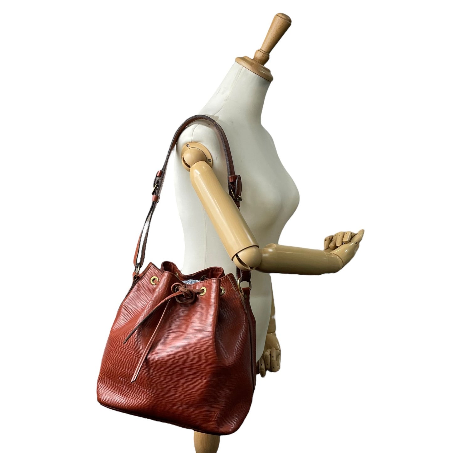 ルイヴィトン エピ プチノエ レディース ショルダーバッグ 巾着 レザー ブラウン ゴールド金具 ファスナーポケット F