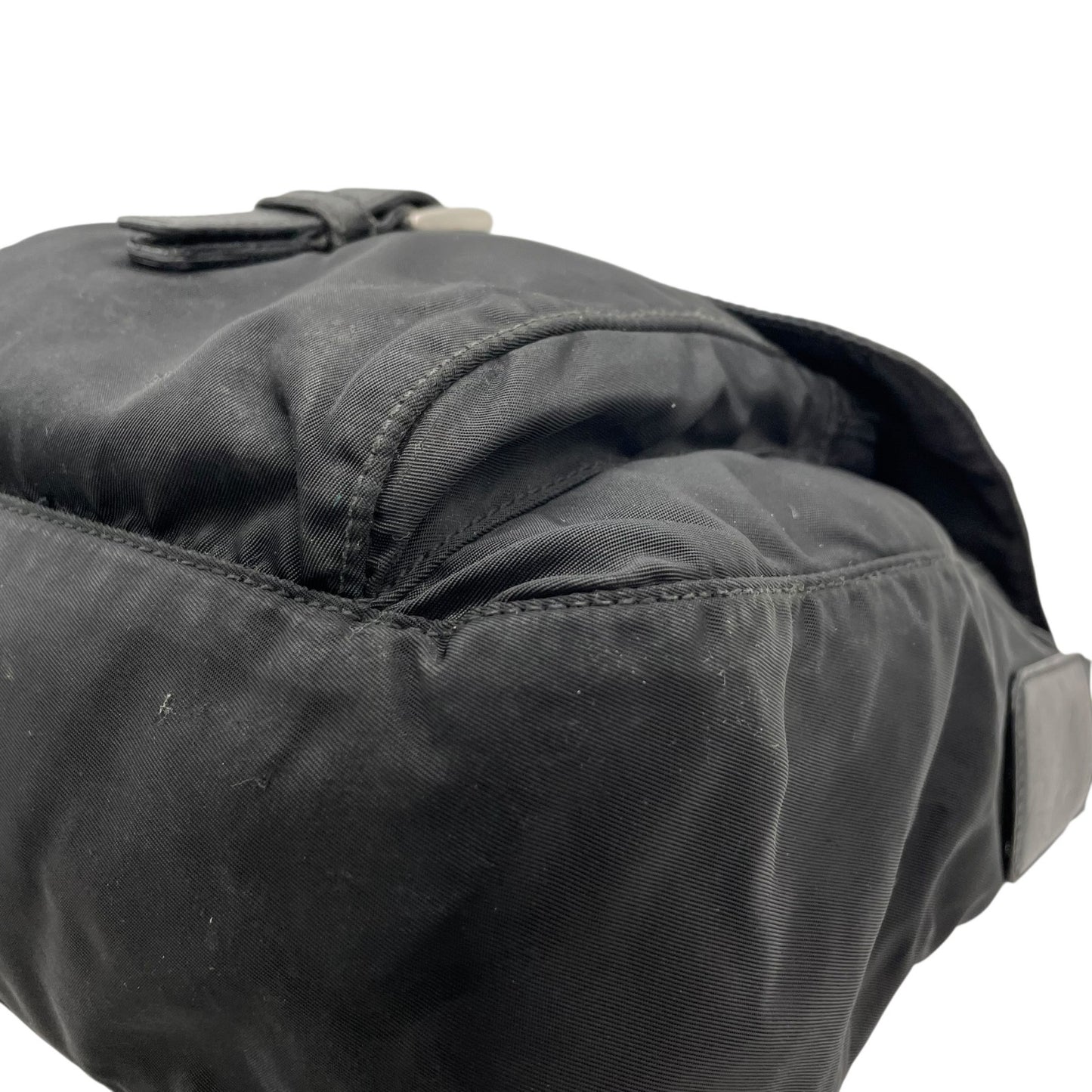 PRADA プラダ ショルダーバッグ 黒 ブラック NERO ナイロン レザー シルバー金具 三角ロゴ 斜め掛け メンズ レディース B3