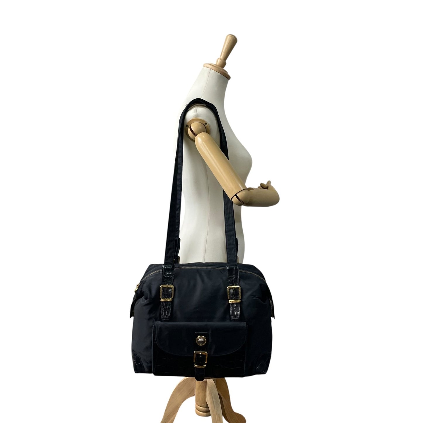 美品 GIANNNI VERSACE ジャンニヴェルサーチェ ショルダーバッグ ボストンバッグ メデューサ ブラック 黒 ナイロン×エンボスレザー ゴールド金具 ユニセックス A4